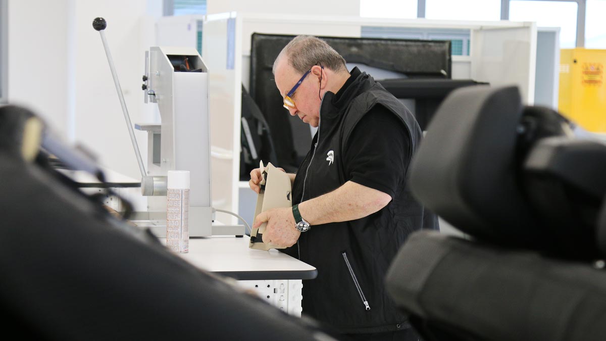 Visita a la fábrica de Ares Design lujo personalizacion deportivo factoria italia modena preparador
