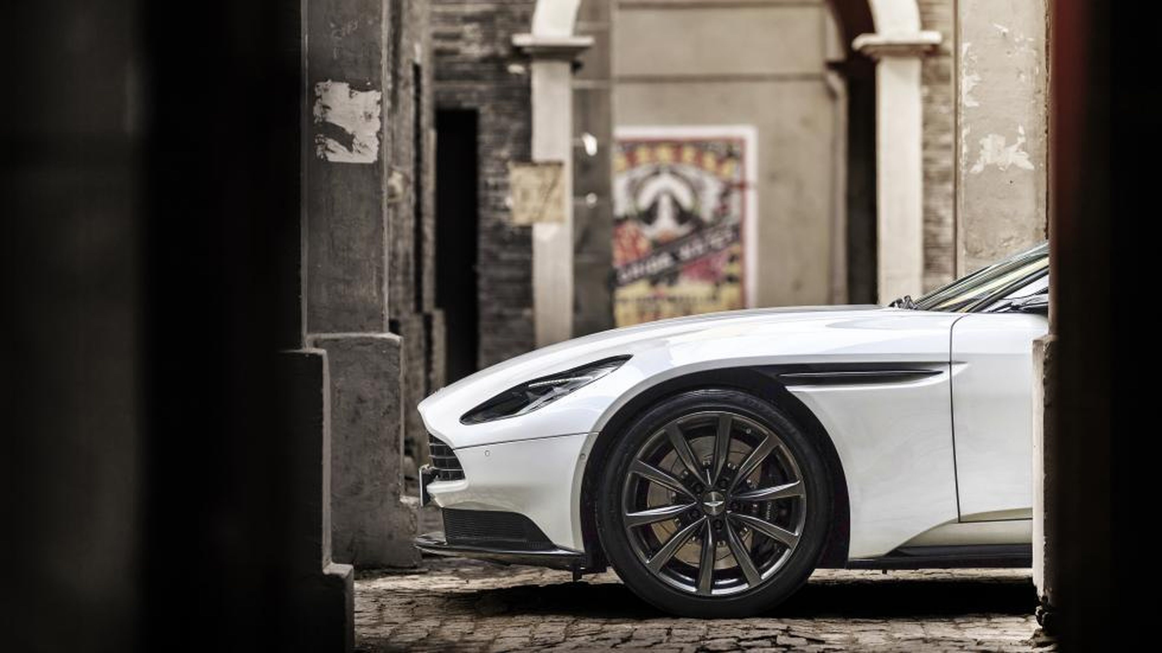 Aston Martin V8 AMG