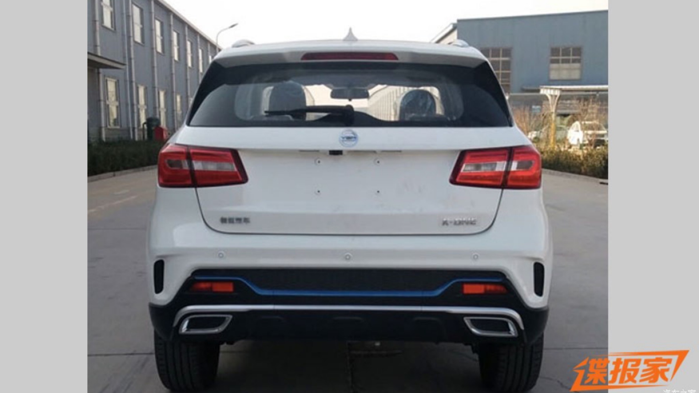 K-One eléctrico (Copia Mercedes GLA) K-One eléctrico (Copia Mercedes GLA)