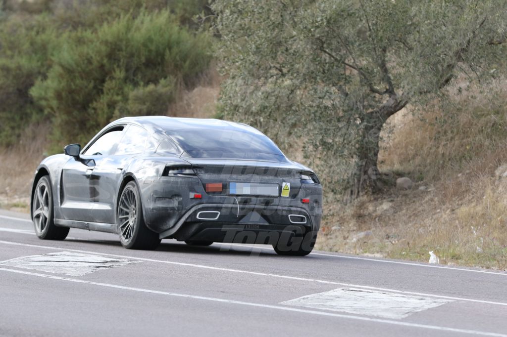 Mula Porsche Mission E El Mission E sigue de pruebas