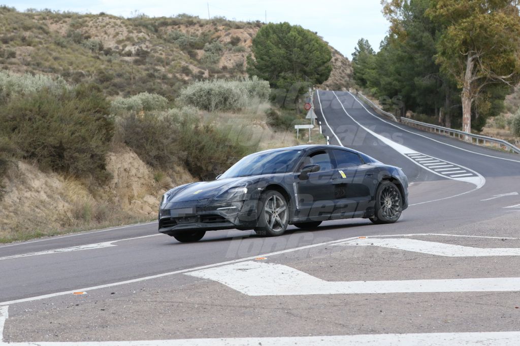 Mula Porsche Mission E El Mission E sigue de pruebas