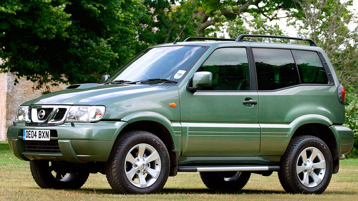 Nissan Terrano todoterreno compacto barato desaparecido suv 4x4 off-road