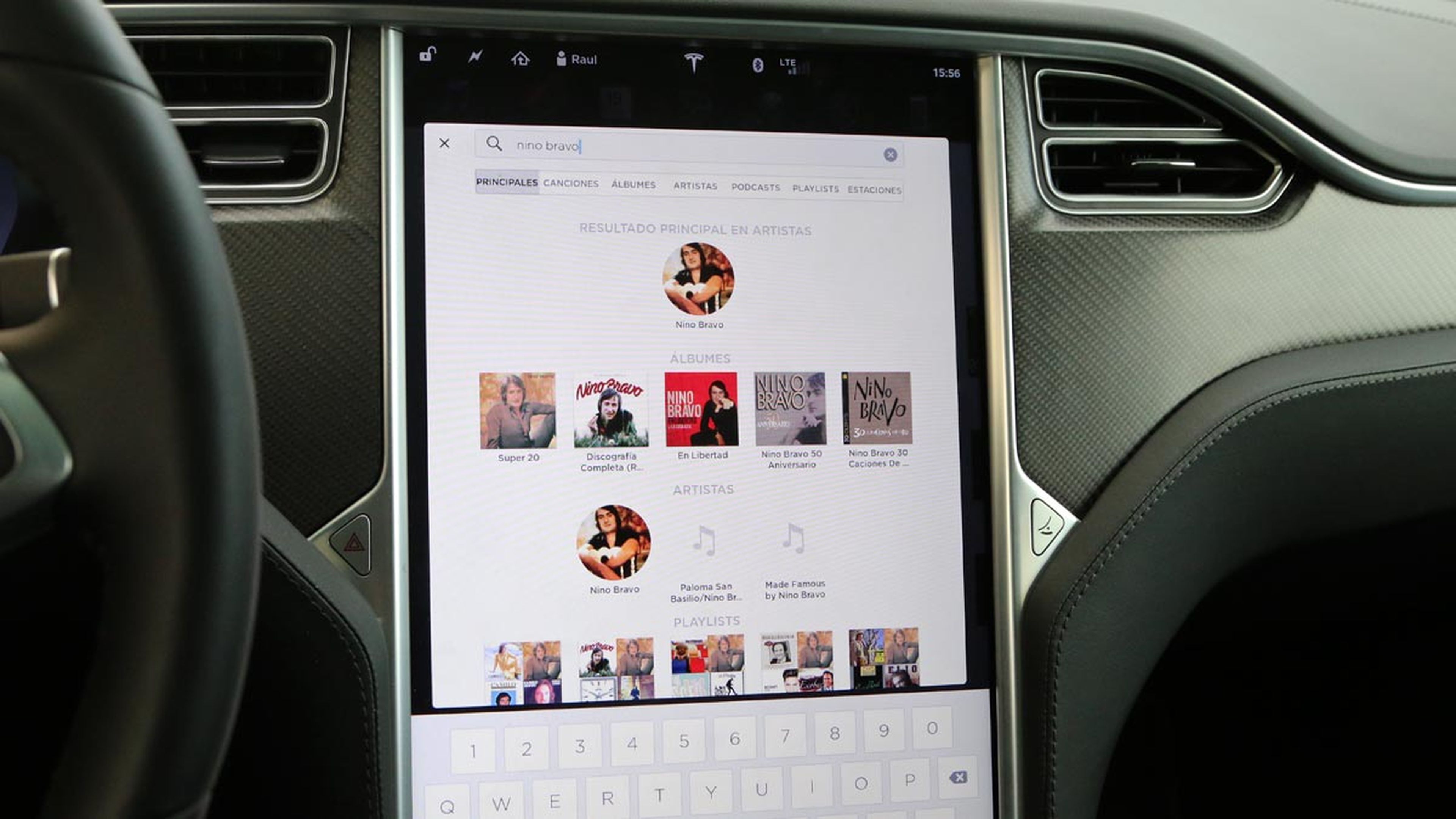 Radio internacional y Spotify en el Tesla Model X