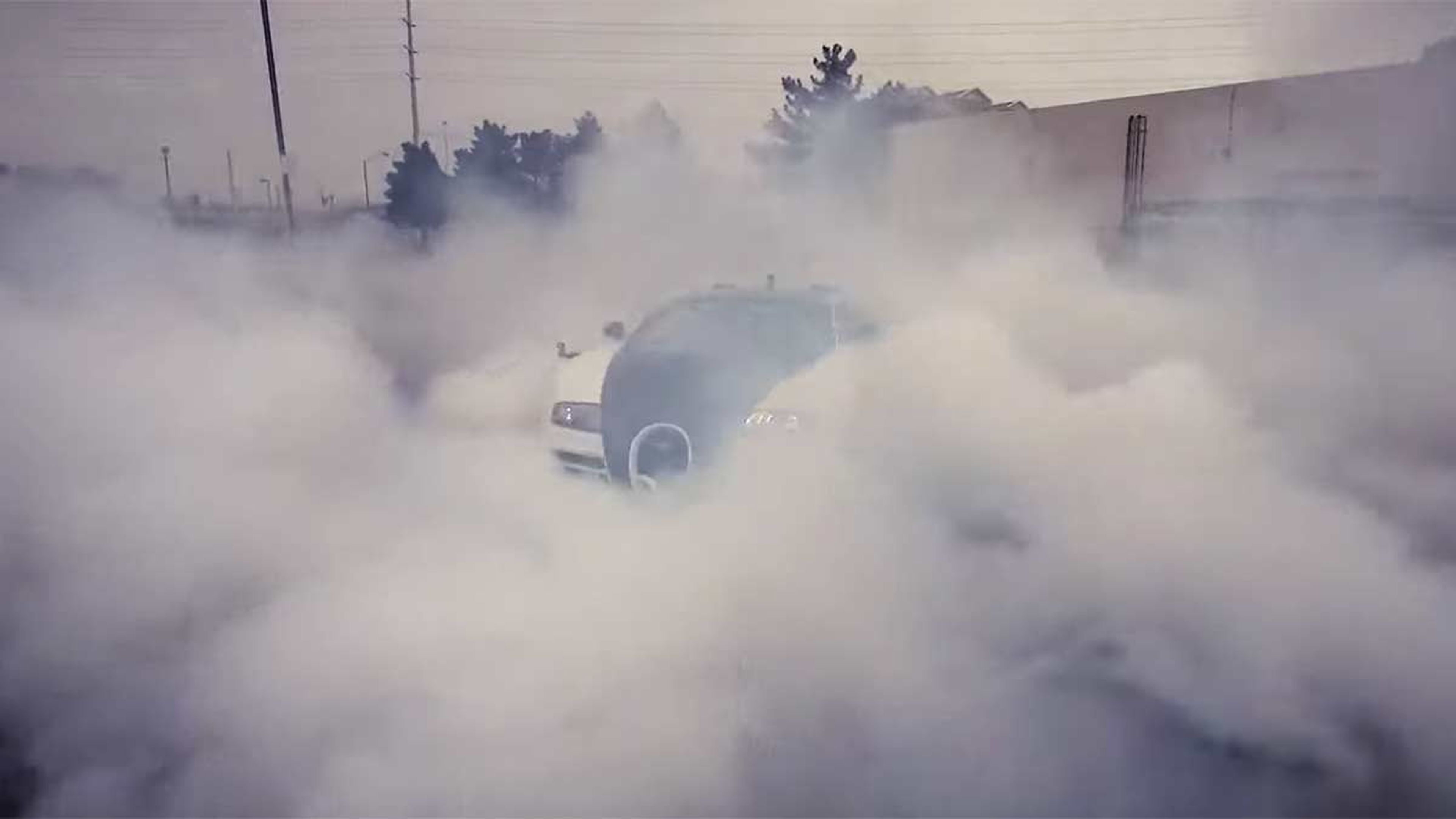 Bugatti Veyron quemando rueda
