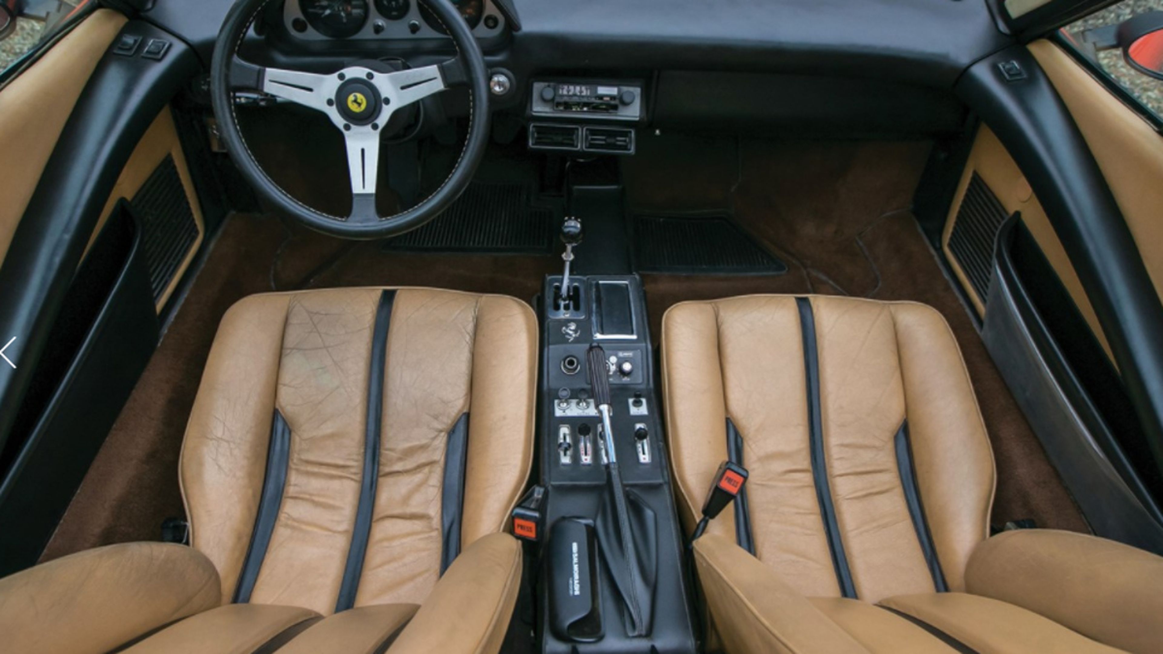 Interior Ferrari 308 GTS Gilles Villeneuve