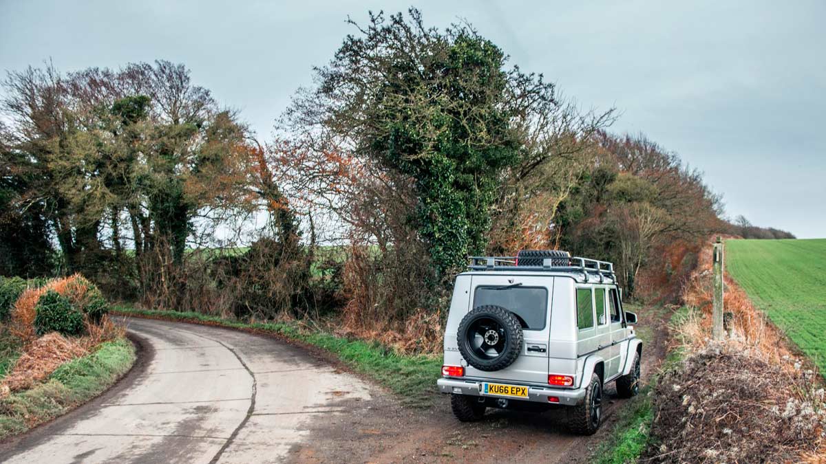 Mercedes Clase G off-road lujo todoterreno todo terreno suv robusto tierra campo camino 4x4