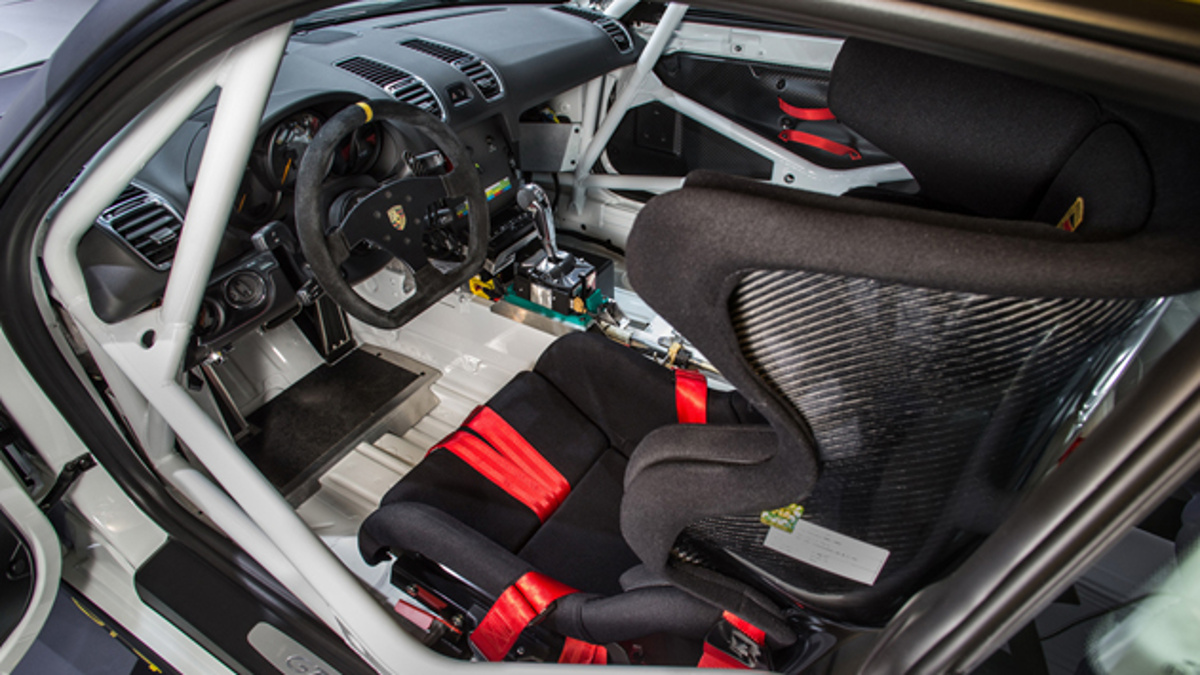 Puesto de conducción del Porsche Cayman GT4 Clubsport Puesto de conducción del Porsche Cayman GT4 Clubsport