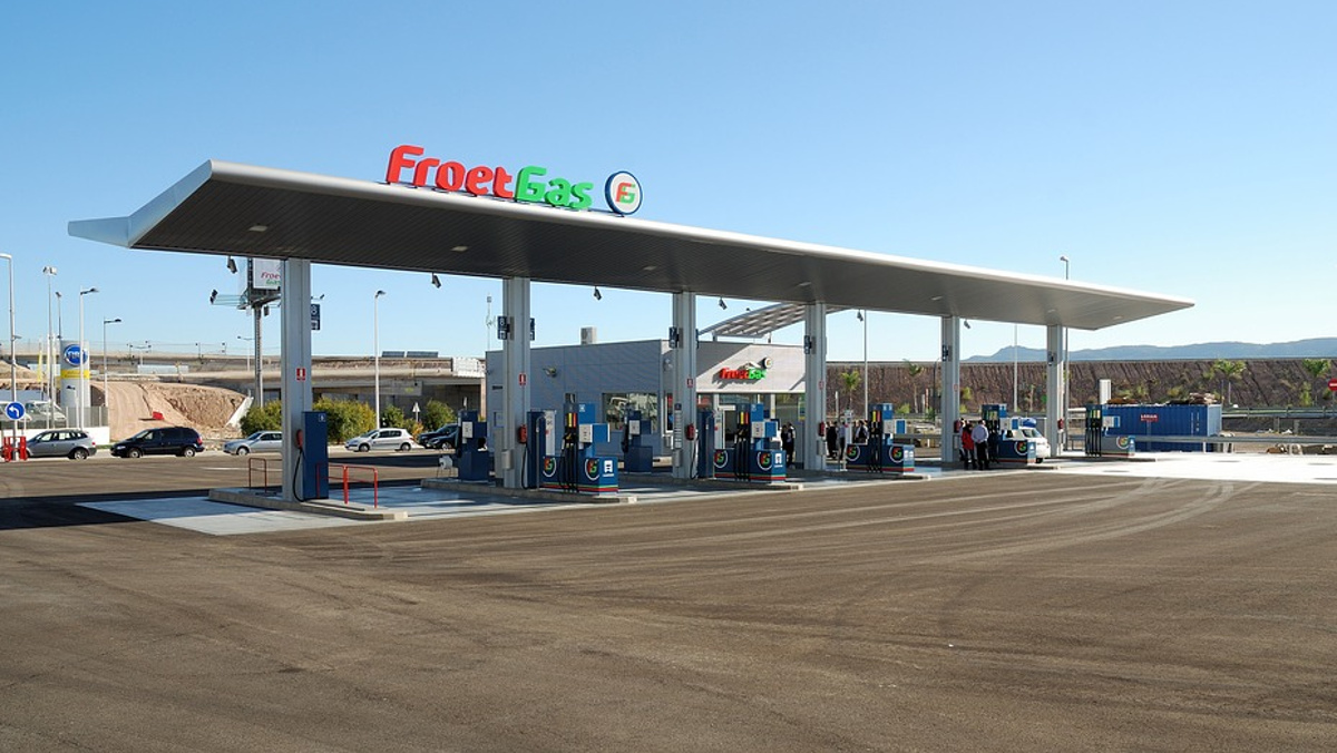 Usar el teléfono en la gasolinera Usar el teléfono en la gasolinera