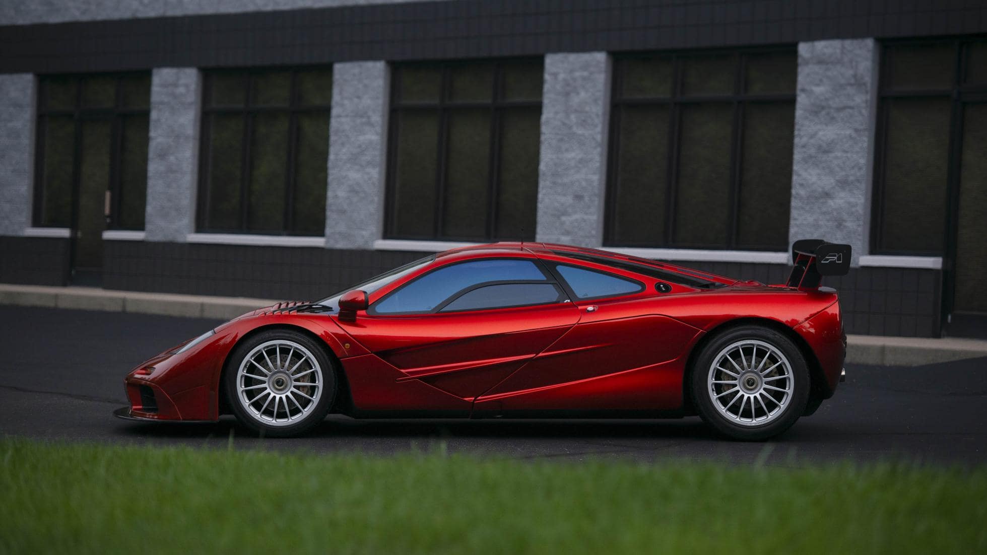 McLaren F1 chasis 073 lateral deportivo ingles lujo hiperdeportivo clasico caro venta