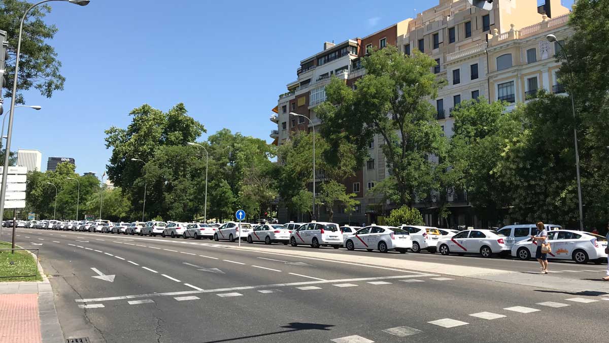 Huelga taxi Castellana Madrid Huelga taxi Castellana Madrid