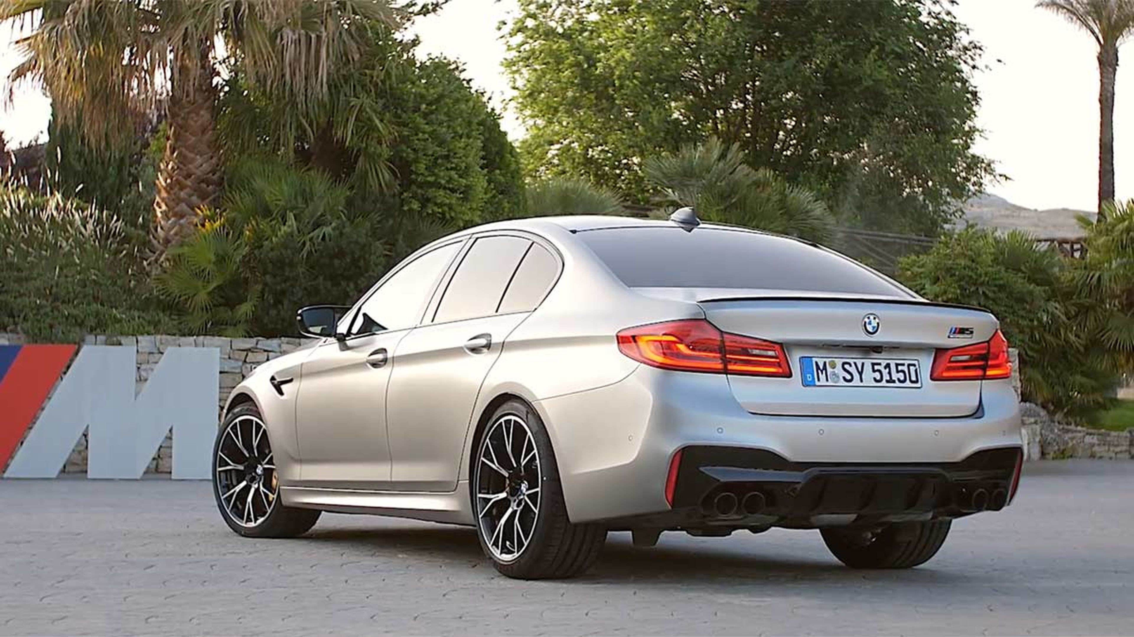 BMW M5 Competition trasera