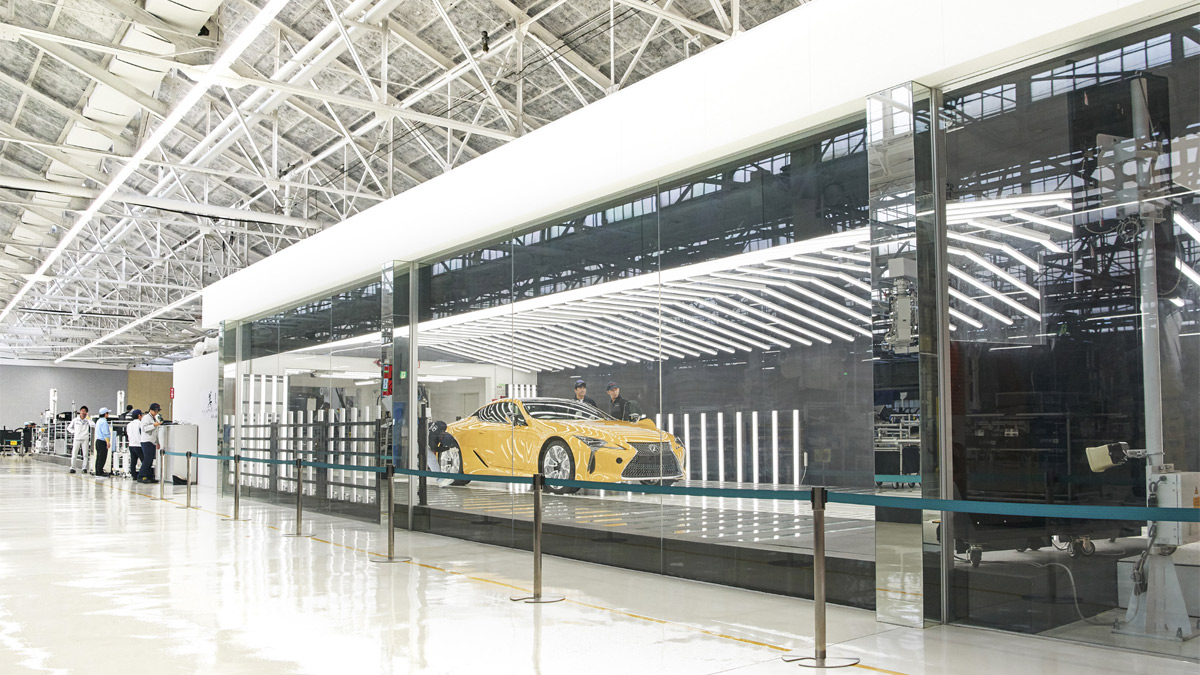 Lexus LC Yellow Edition lujo pintura multicapa amarillo napoles taller arte lujo