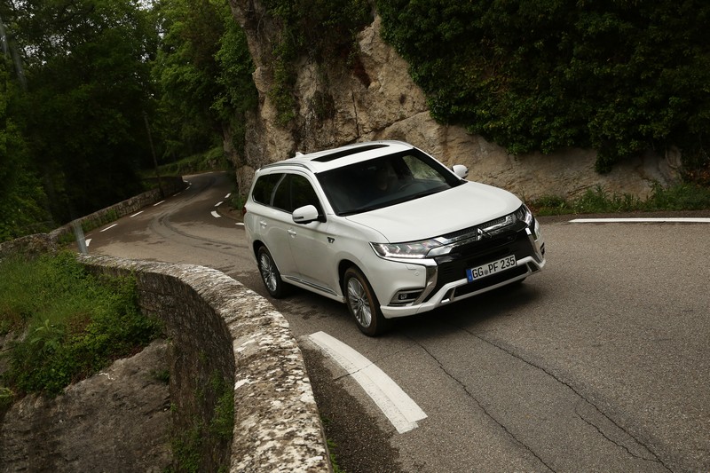 MITSUBISHI OUTLANDER PHEV 2019 2 MITSUBISHI OUTLANDER PHEV 2019 2