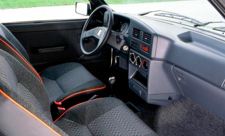 Peugeot 309 GTi (interior) Peugeot 309 GTi (interior)