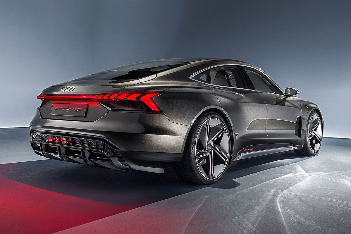 Al volante del Audi e-tron GT Concept Al volante del Audi e-tron GT Concept