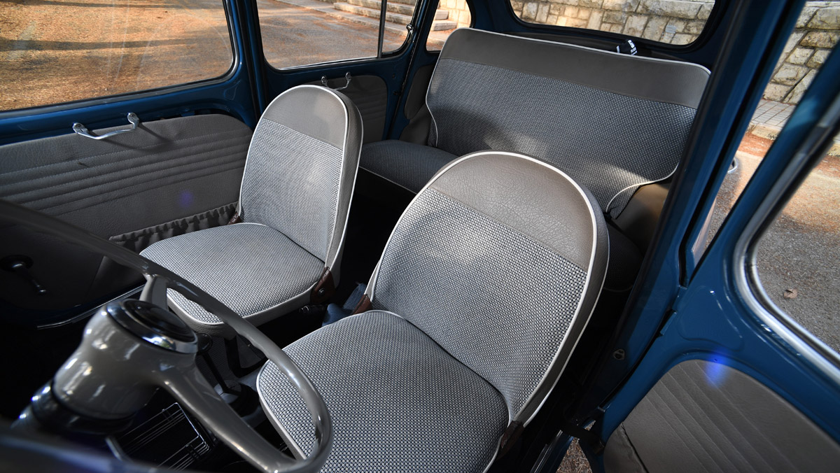 Seat 800 (interior) Seat 800 (interior)