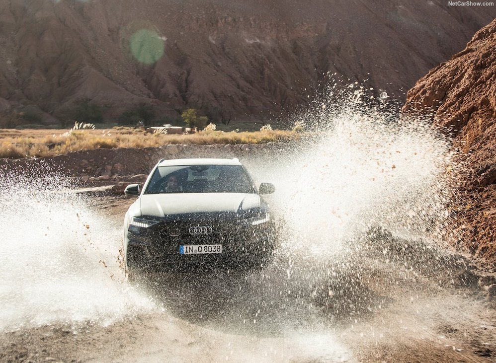 Audi Q8 le gustan los ríos Audi Q8 le gustan los ríos