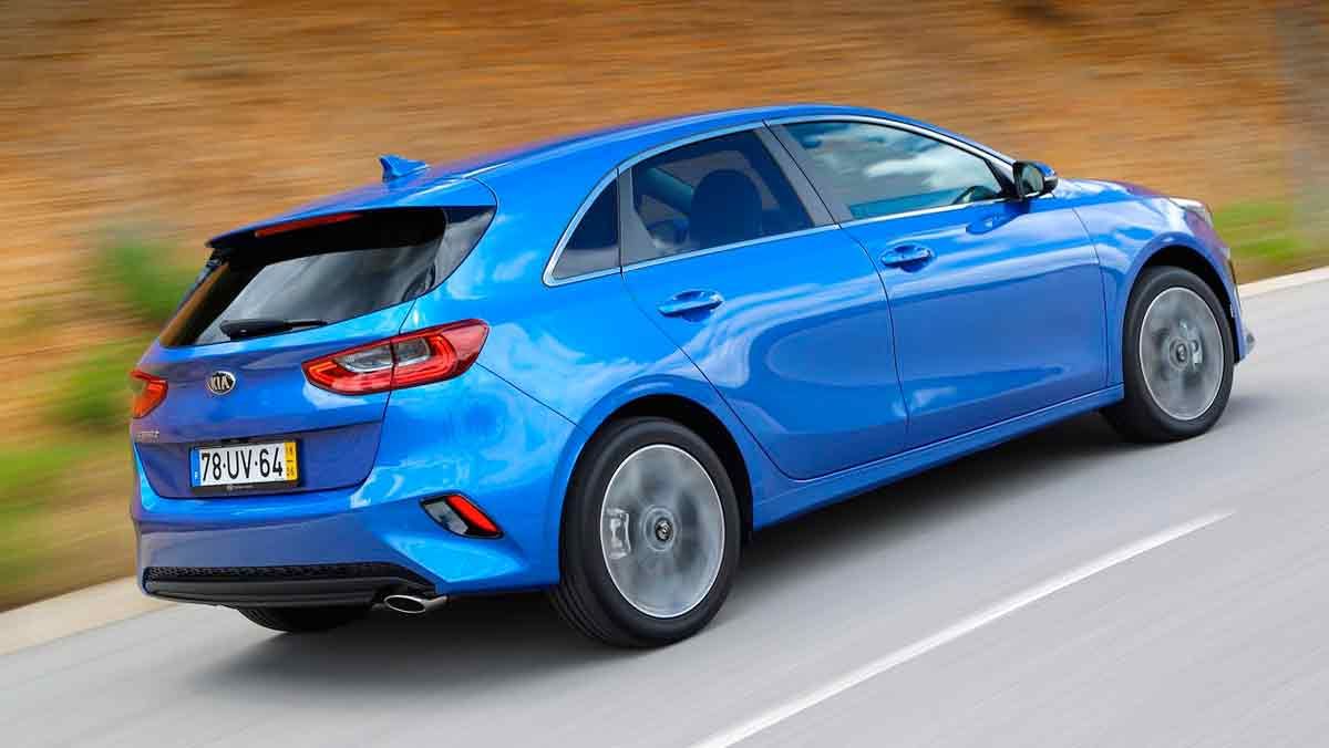 ¿Cuál elegir entre Seat León o Kia Ceed? ¡Los comparamos!