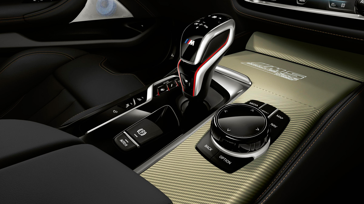 BMW M5 35 Aniversario sedán deportivo superdeportivo edicion especial limitada oro lujo