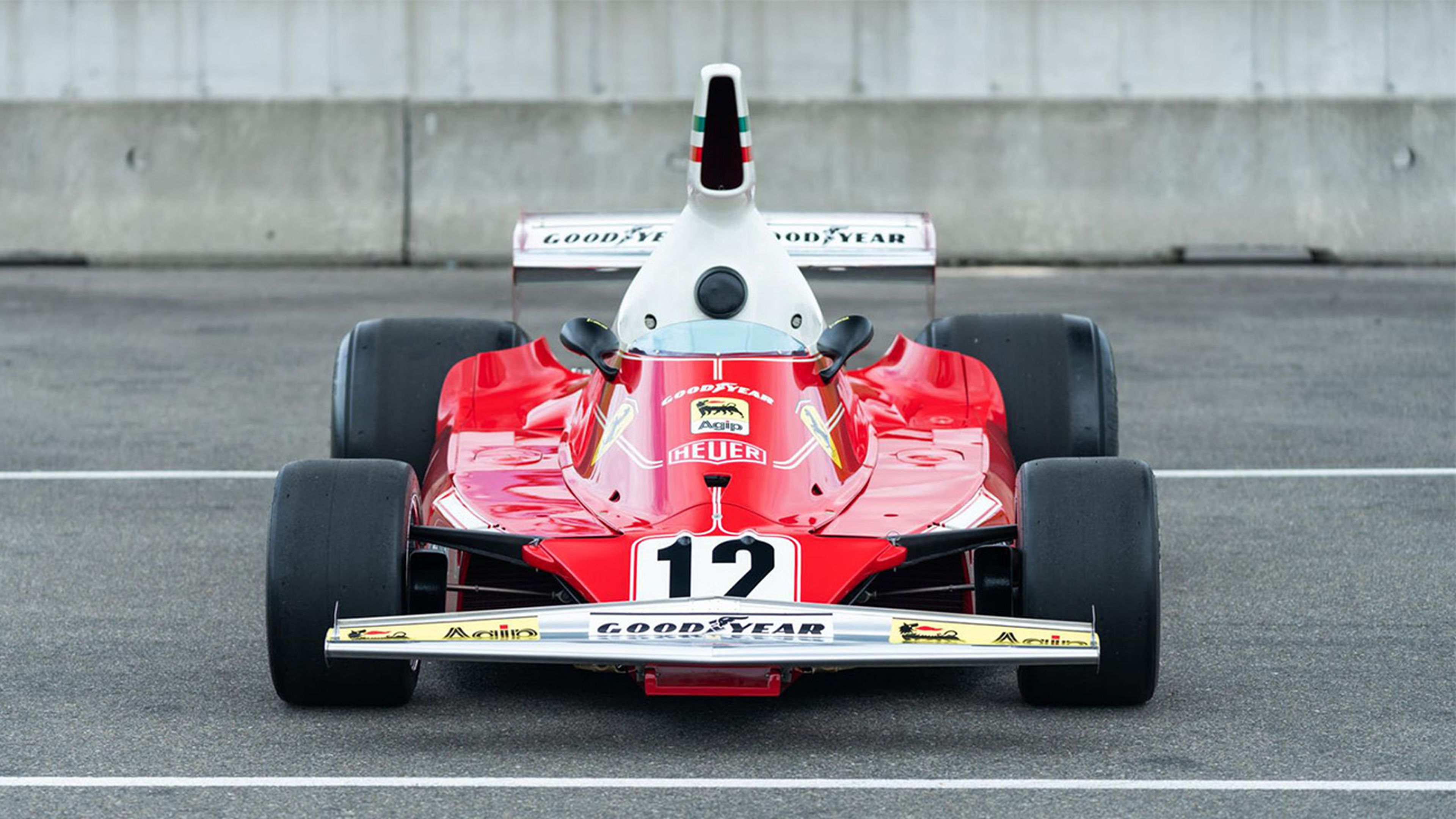 Coche F1 Lauda frontal
