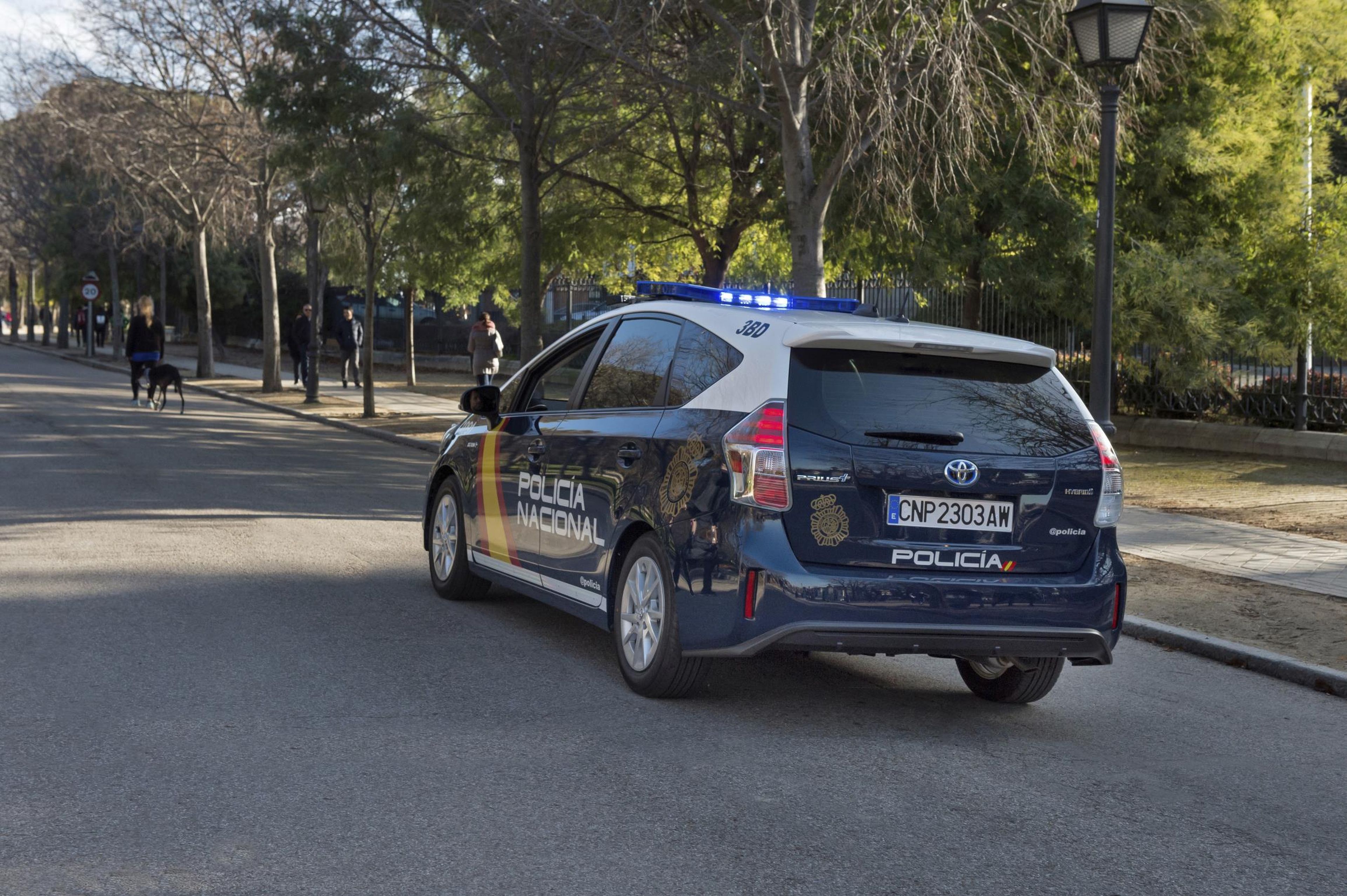 Los nuevos coches de la Policía Nacional: Toyota Prius+