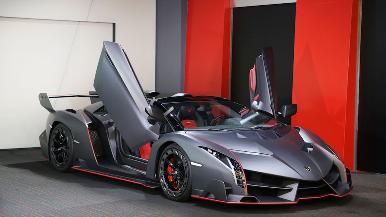 Un Lamborghini Veneno Roadster sale a la venta en Dubai 