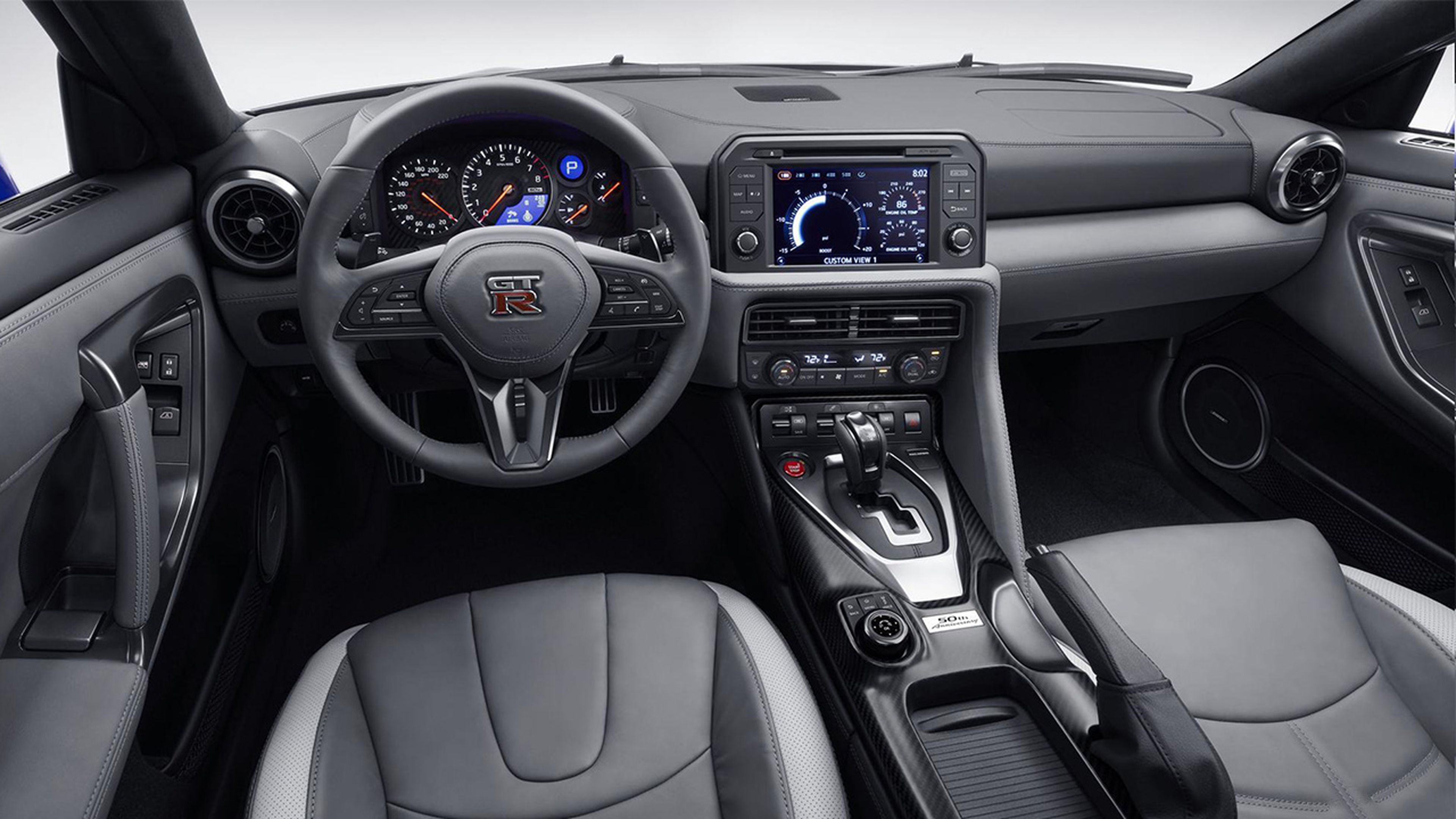 Nissan GT-R 50 Aniversario interior