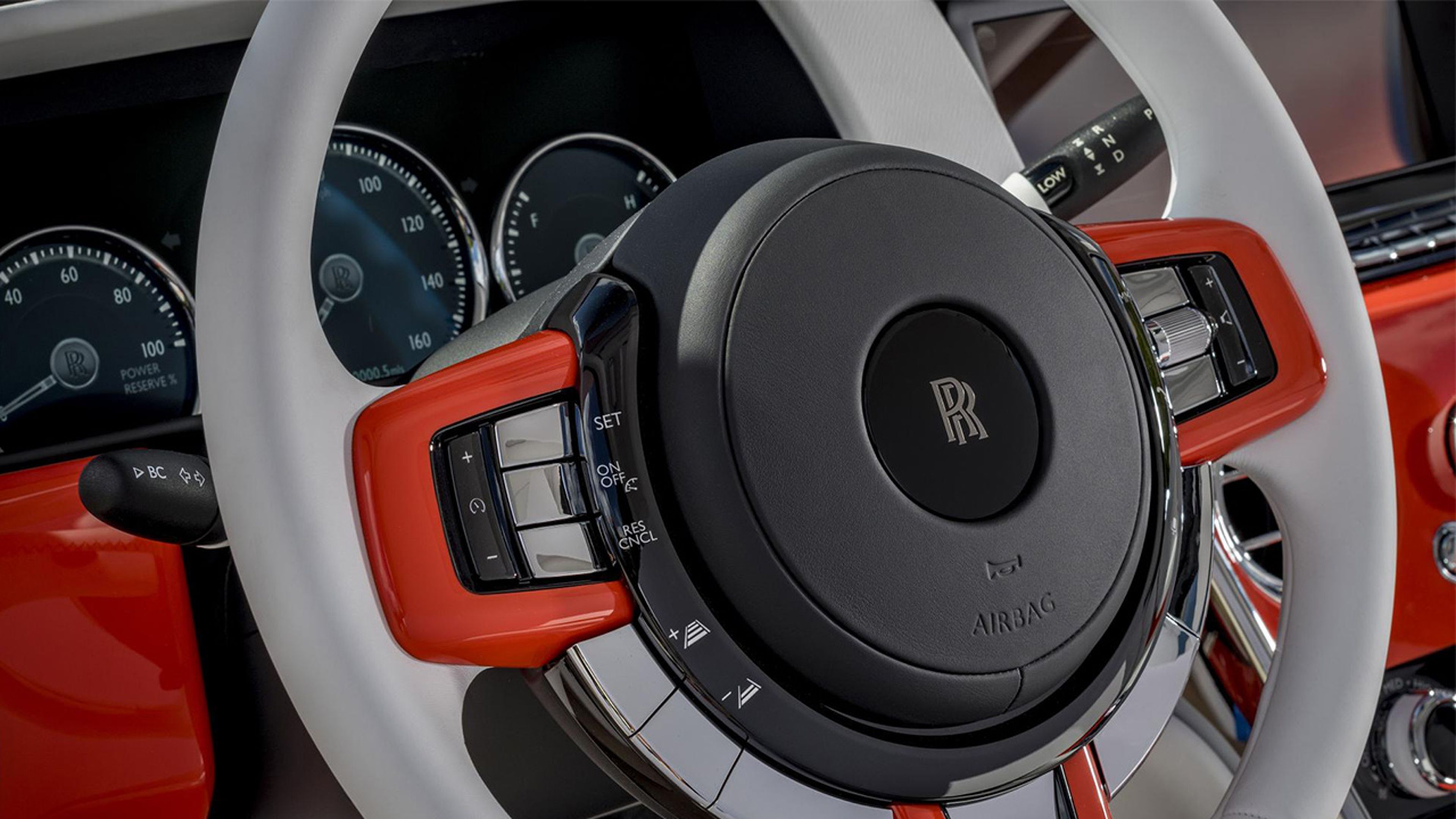 Rolls-Royce Cullinan naranja interior