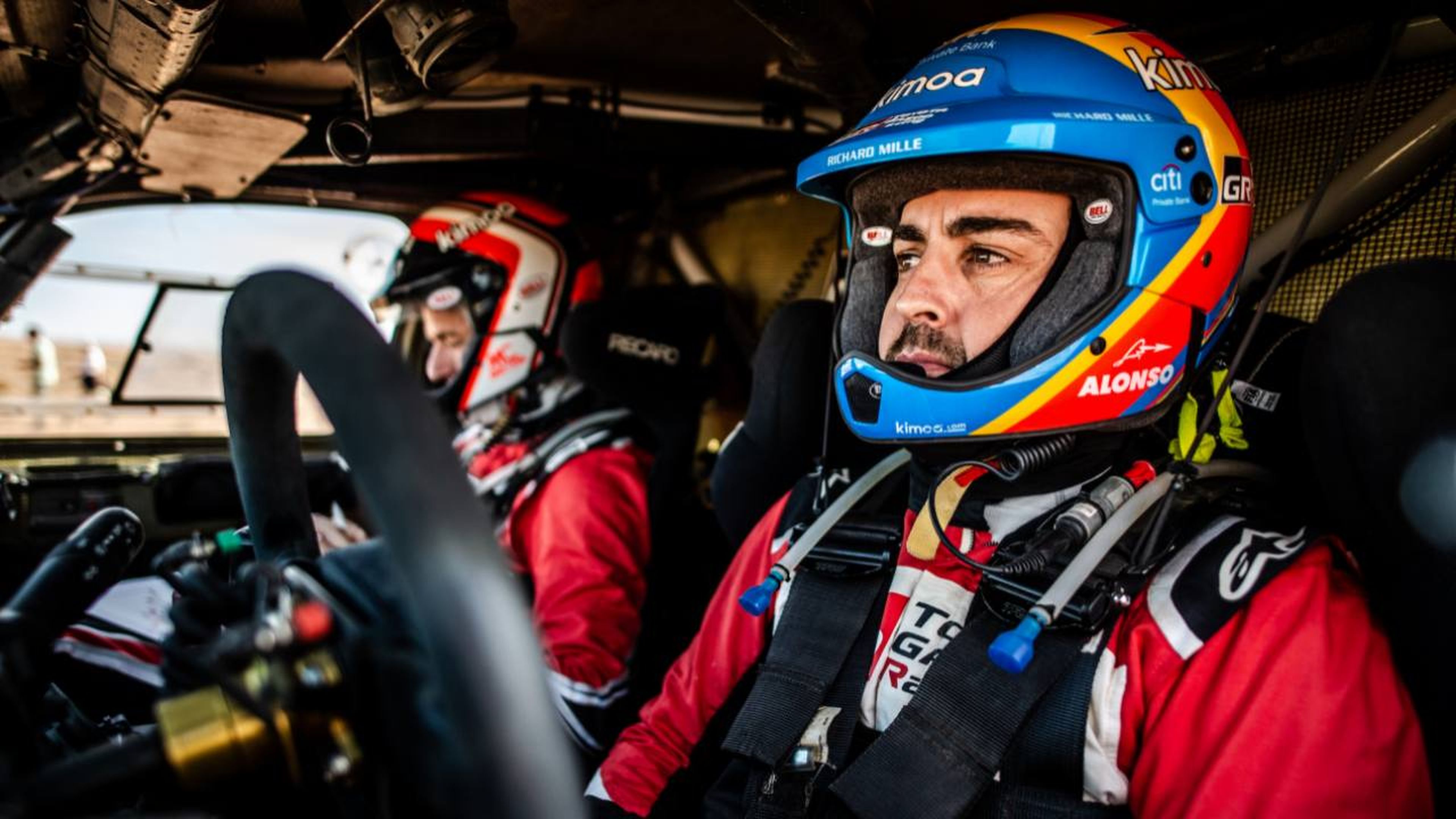 El casco de Alonso en el Rally de Marruecos