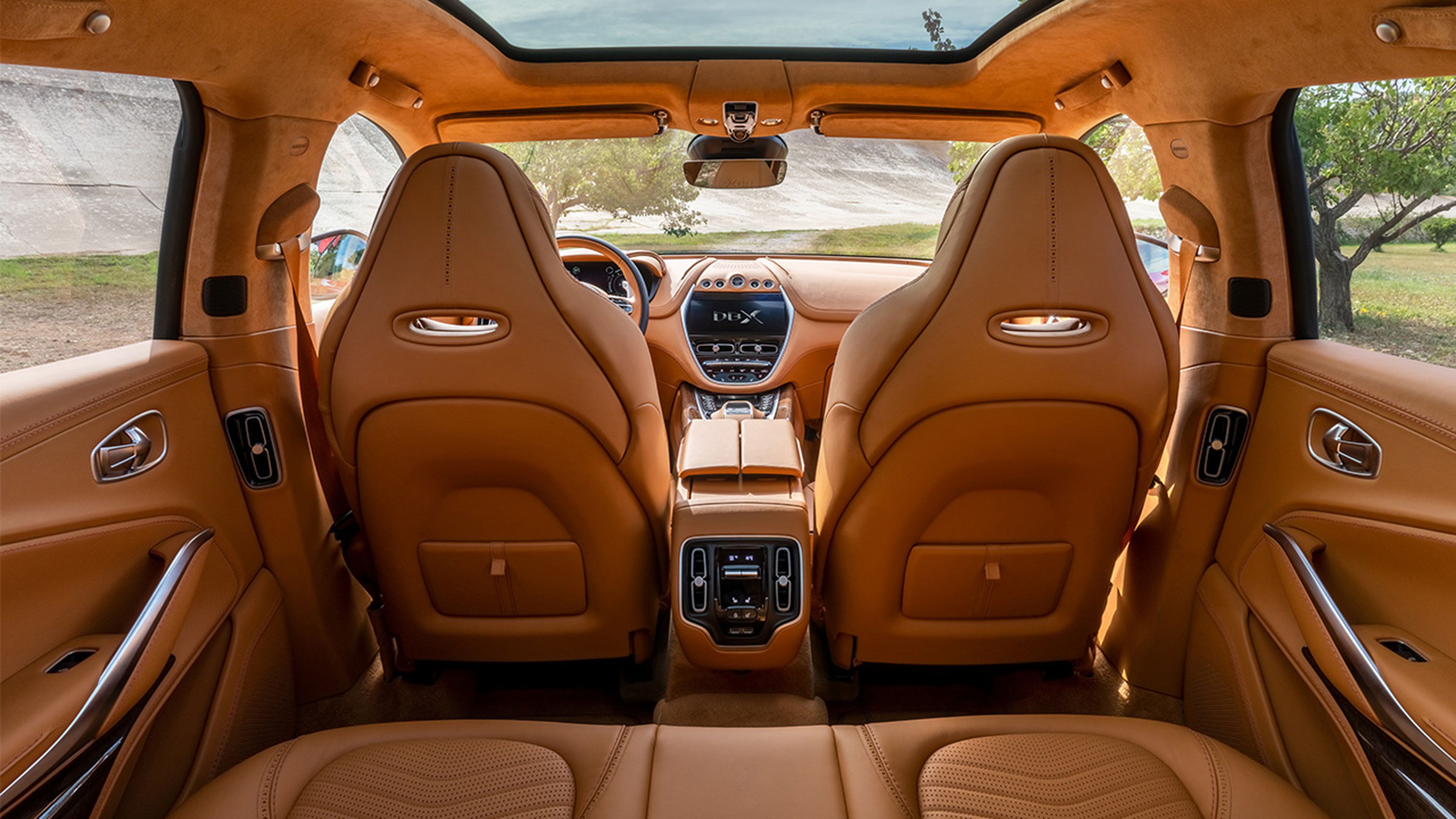 Aston Martin DBX 2020 interior