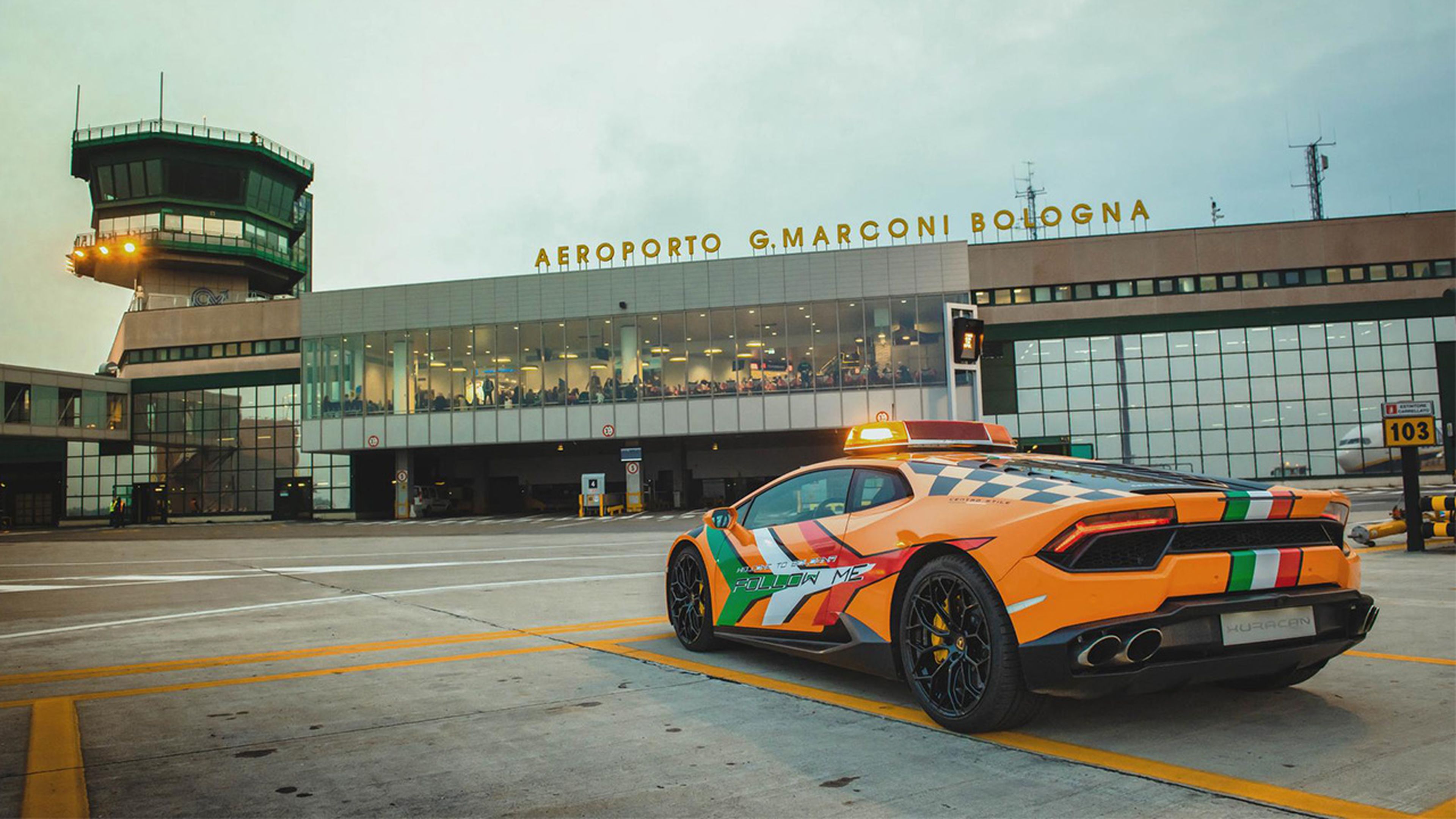 Lamborghini del aeropuerto de Bolonia