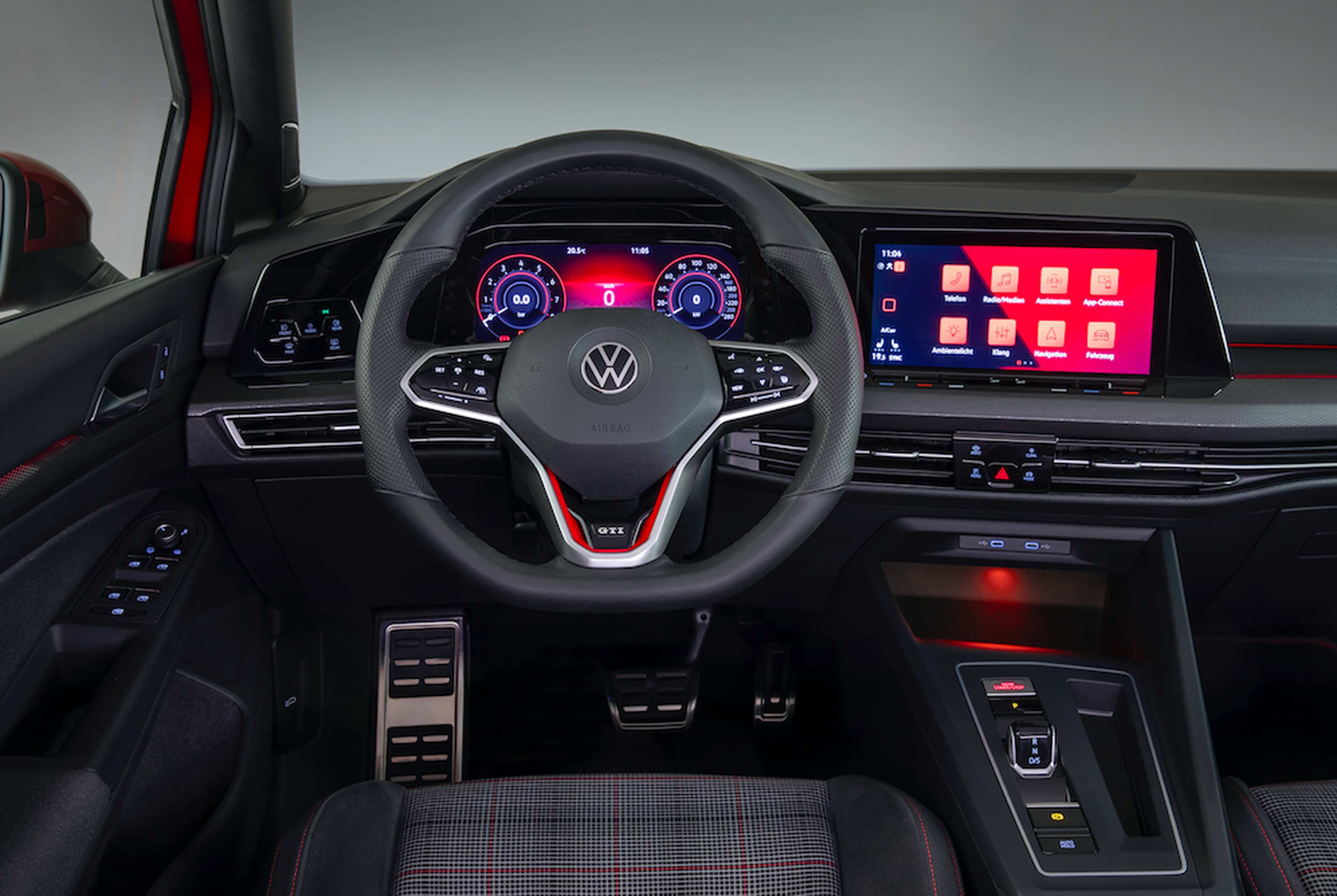 Volkswagen Golf GTI 2020 interior