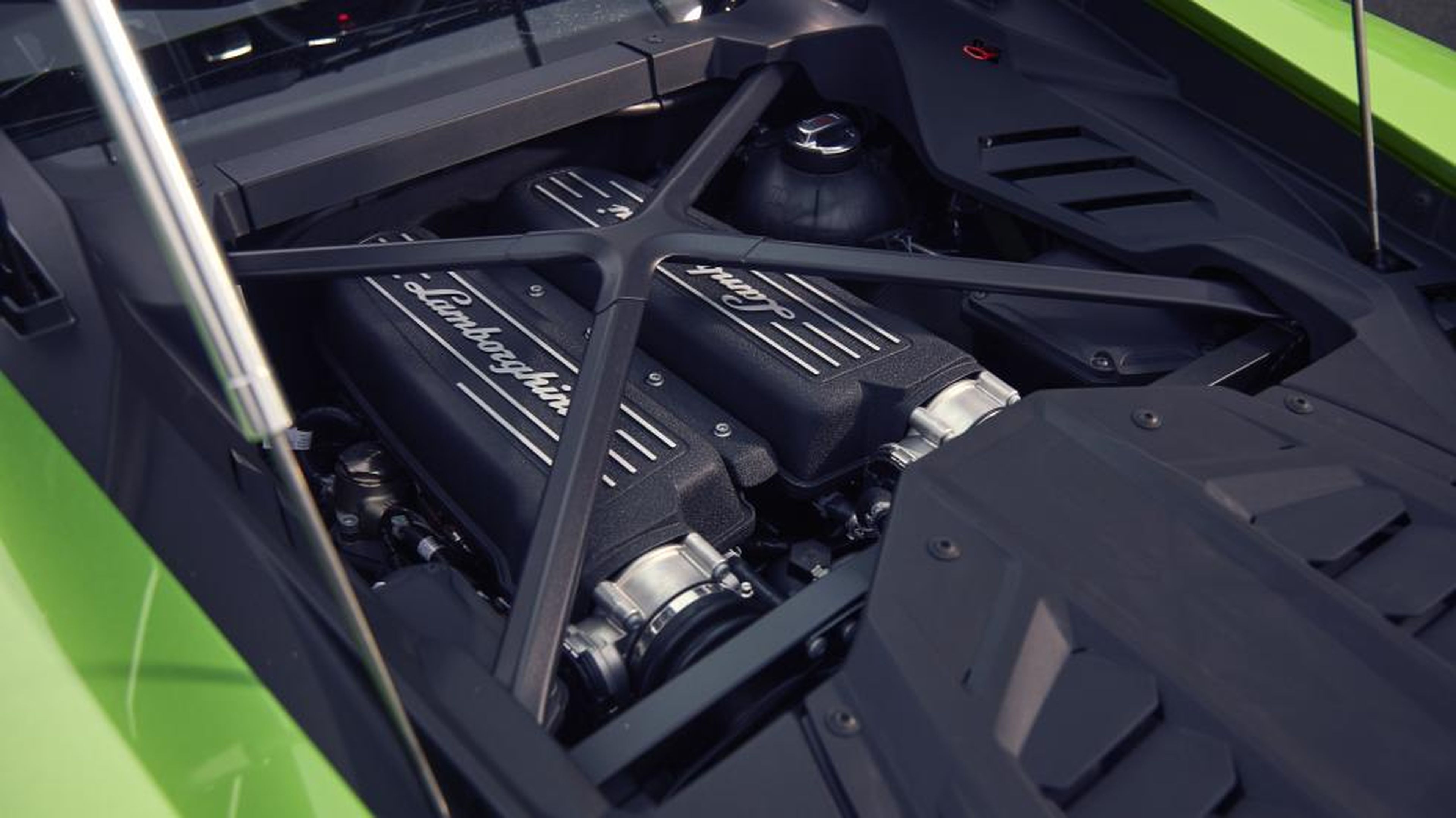 Motor V10 del Lamborghini Huracán RWD.
