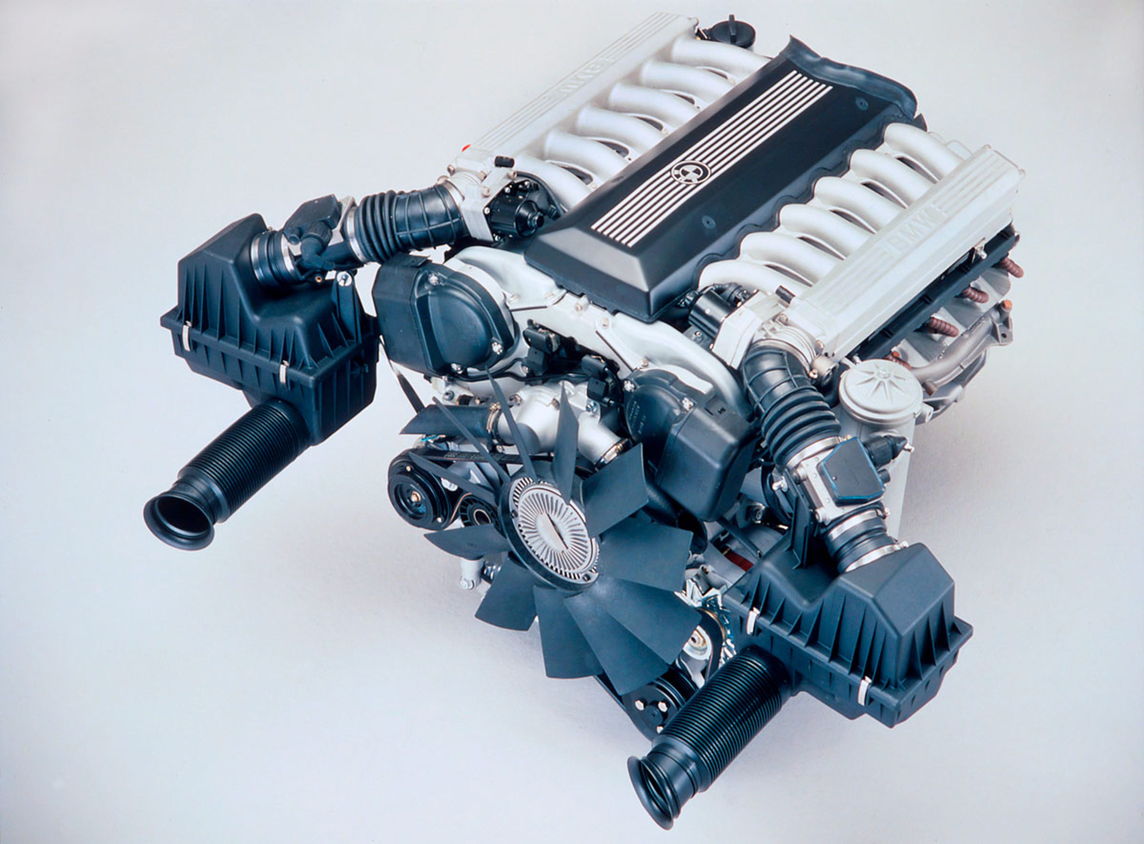 El motor V12 del Serie 7: una reliquia viviente, por poco tiempo