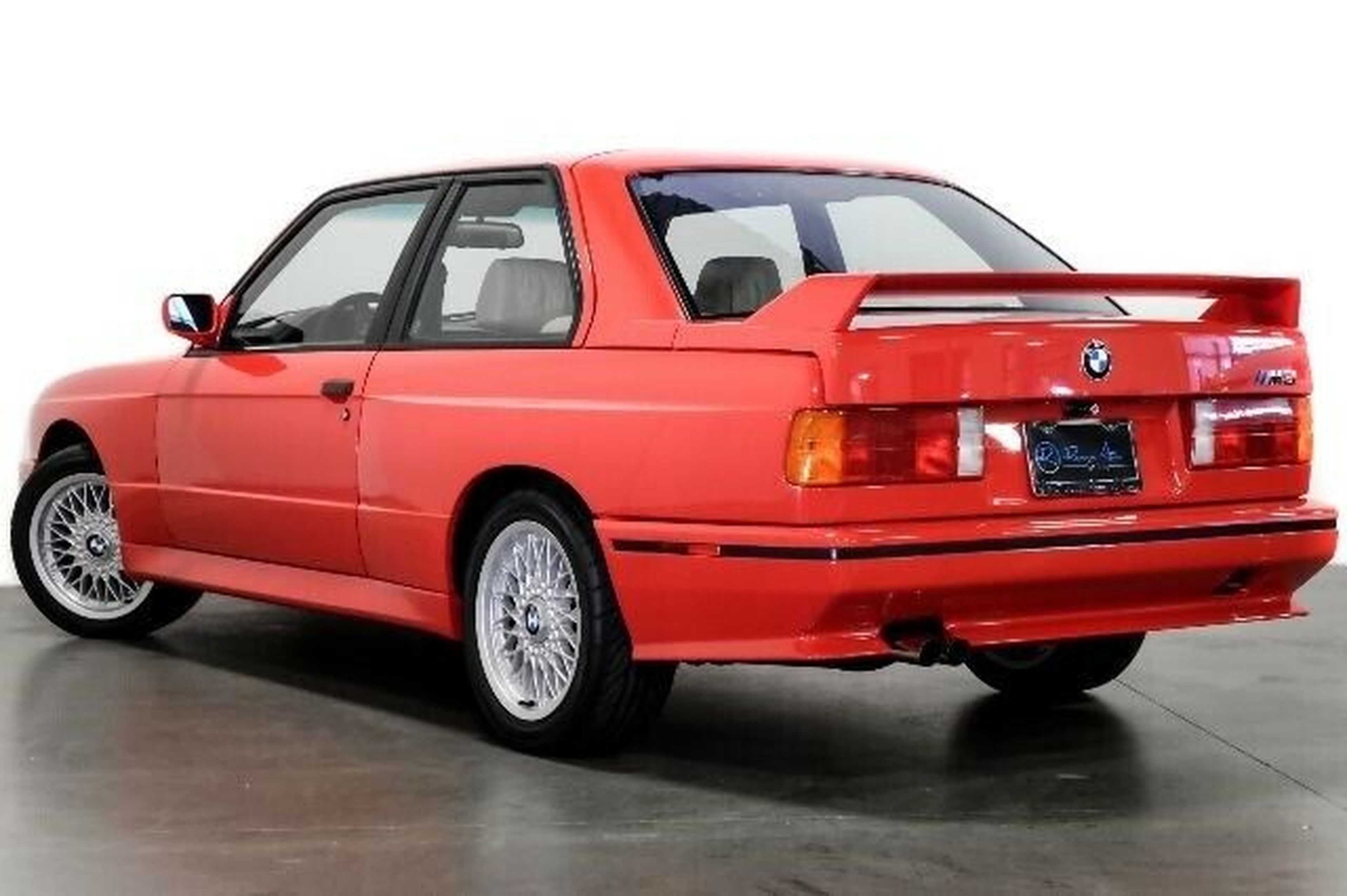 Este BMW M3 E30 fue propiedad de Paul Walker