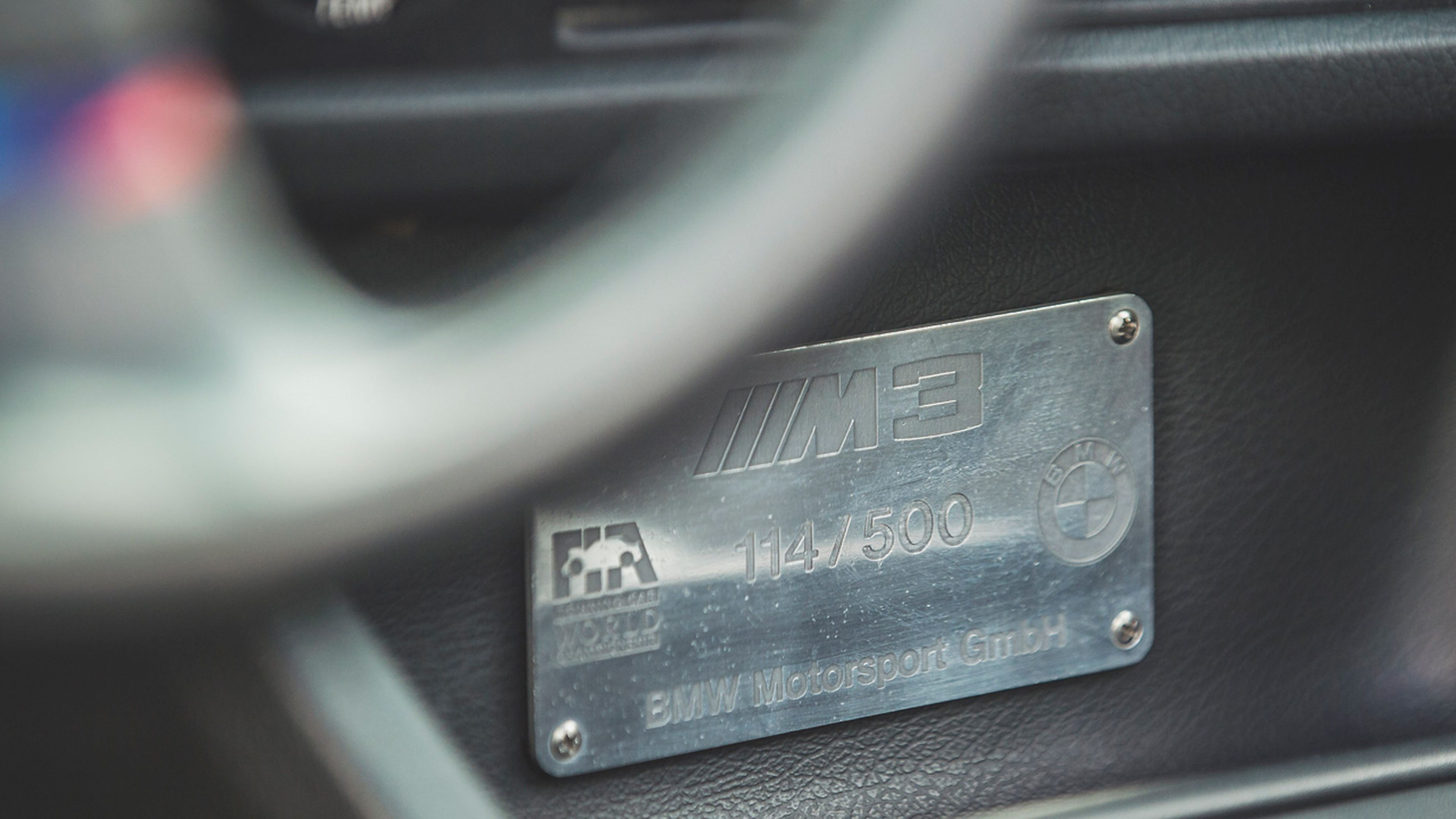 Esta placa con el sello de la FIA deja claro que es un modelo para homologar un coche de carreras. Foto: The Market