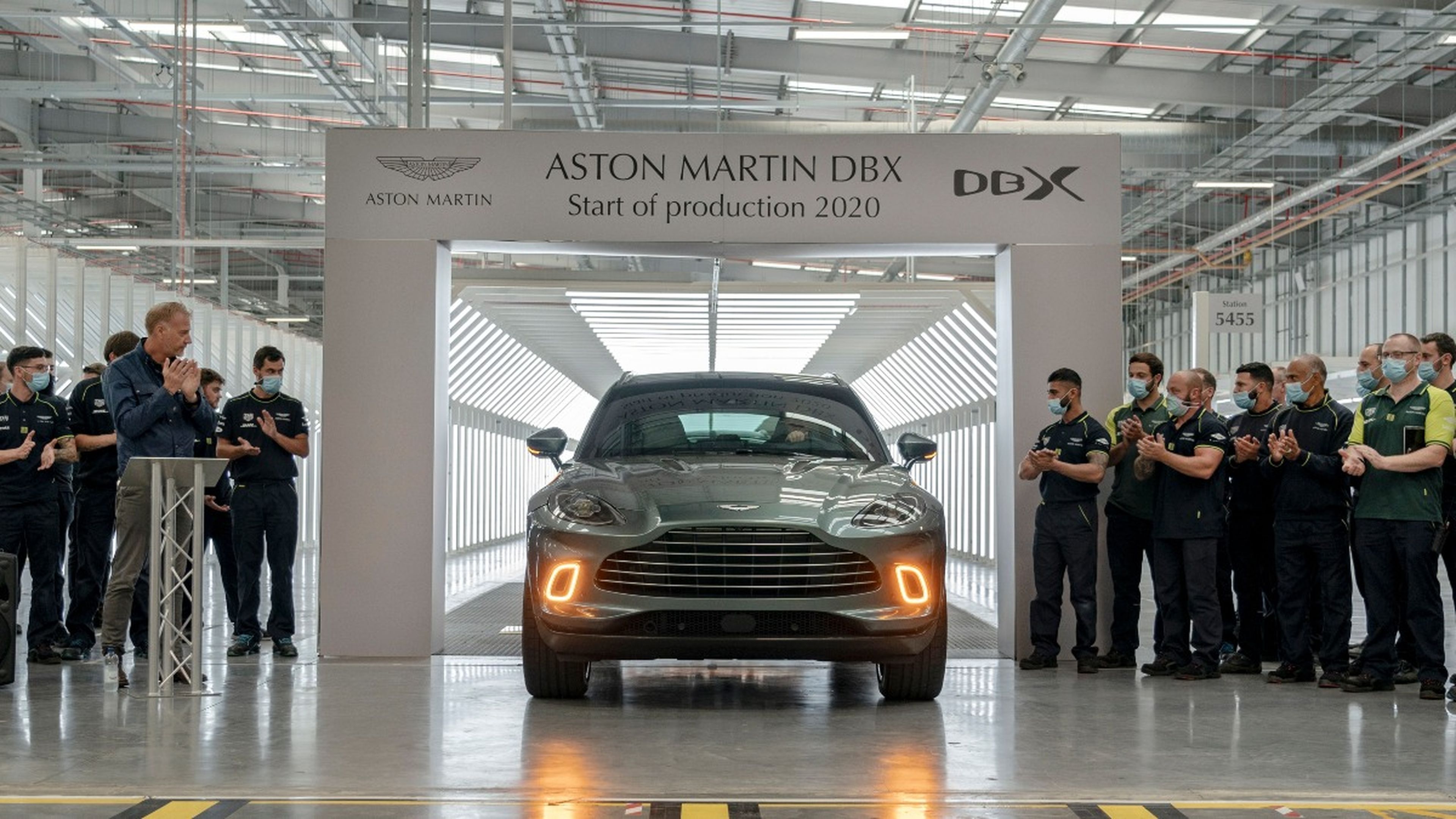 Aston Martin DBX Produccion