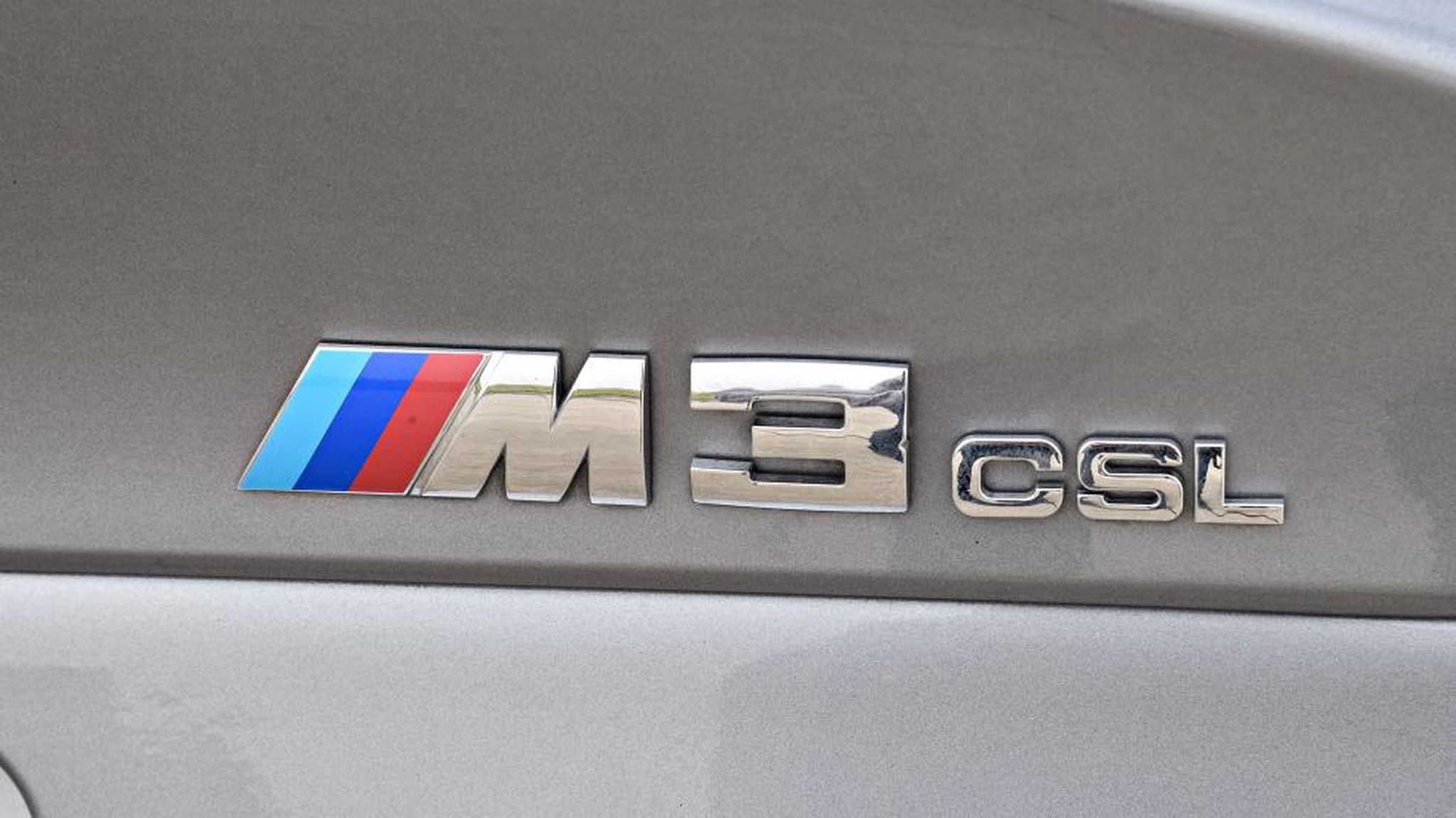 Detalles del BMW M3 CSL E46