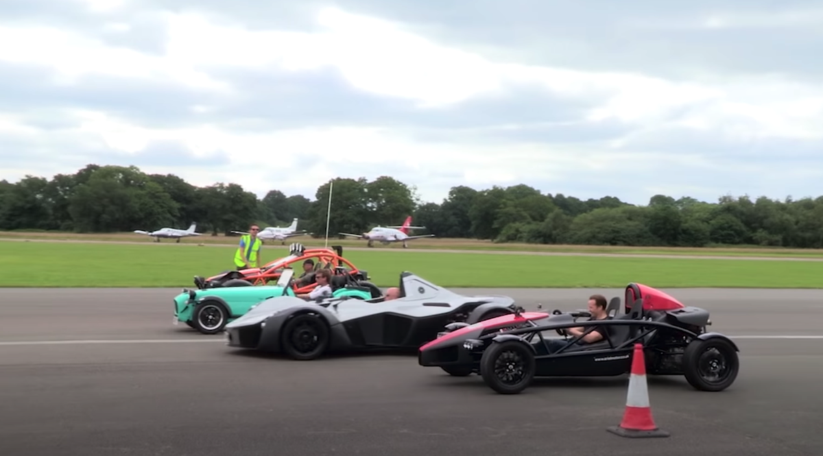VÍDEO Ariel Nomad vs BAC Mono vs Caterham 620S vc Ariel Atom 3.5