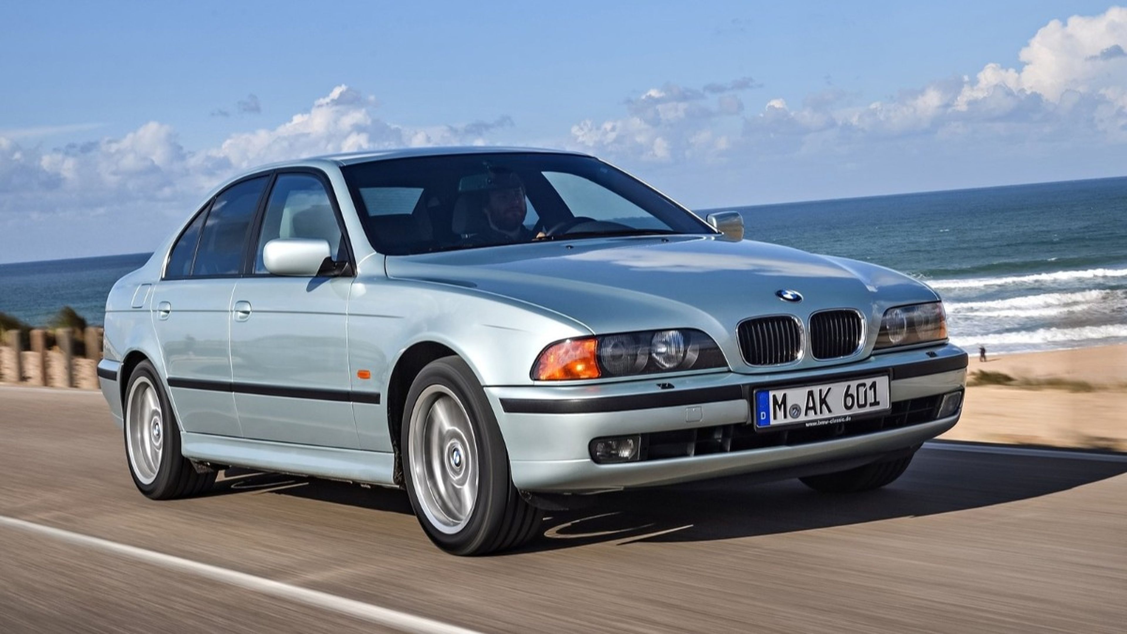 El BMW E39 y otros coches que se lo pusieron muy difícil a sus sucesores