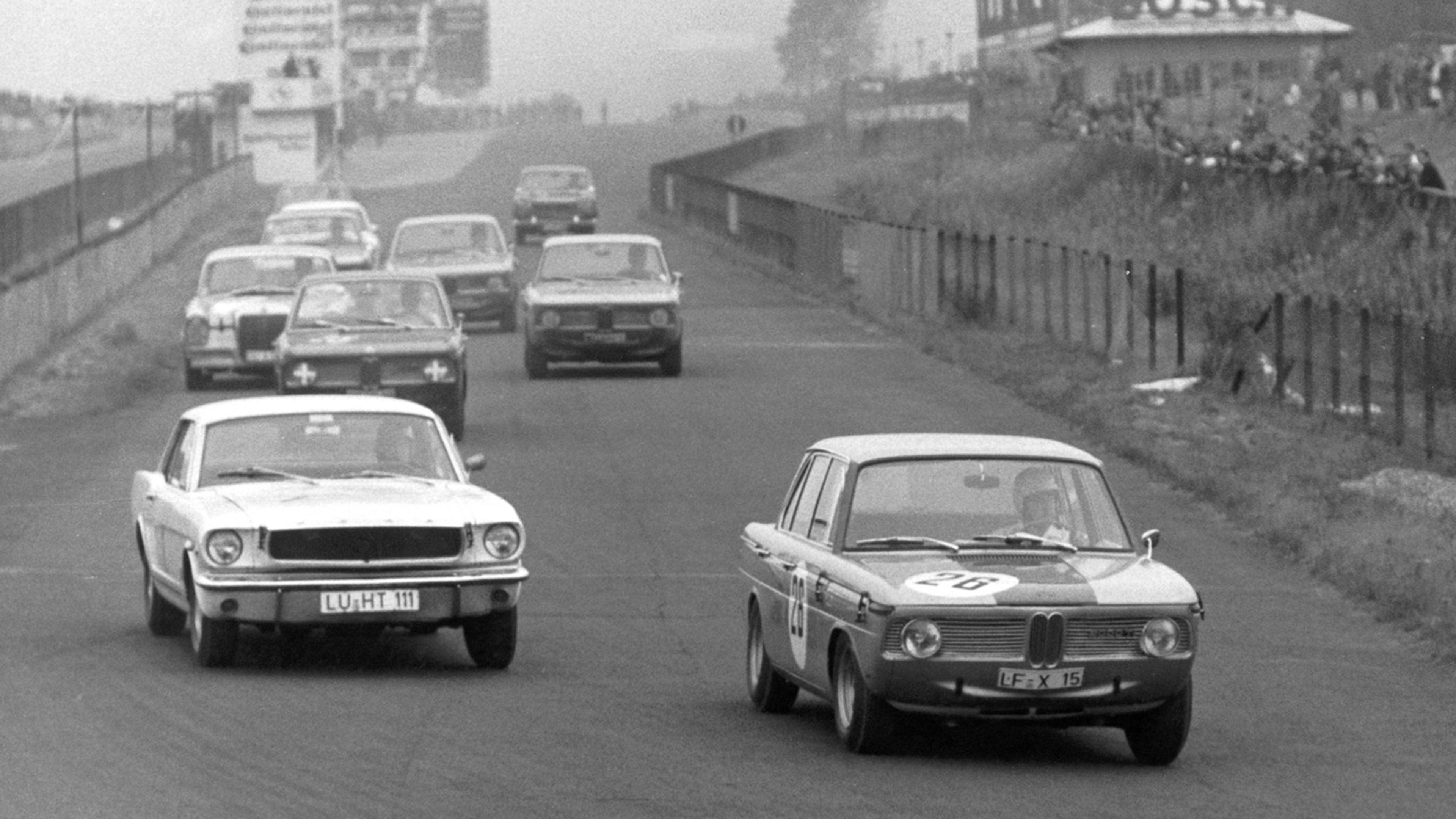 BMW 2000 ti en Nürburgring en 1966. Otros tiempos para las carreras... Foto: BMW