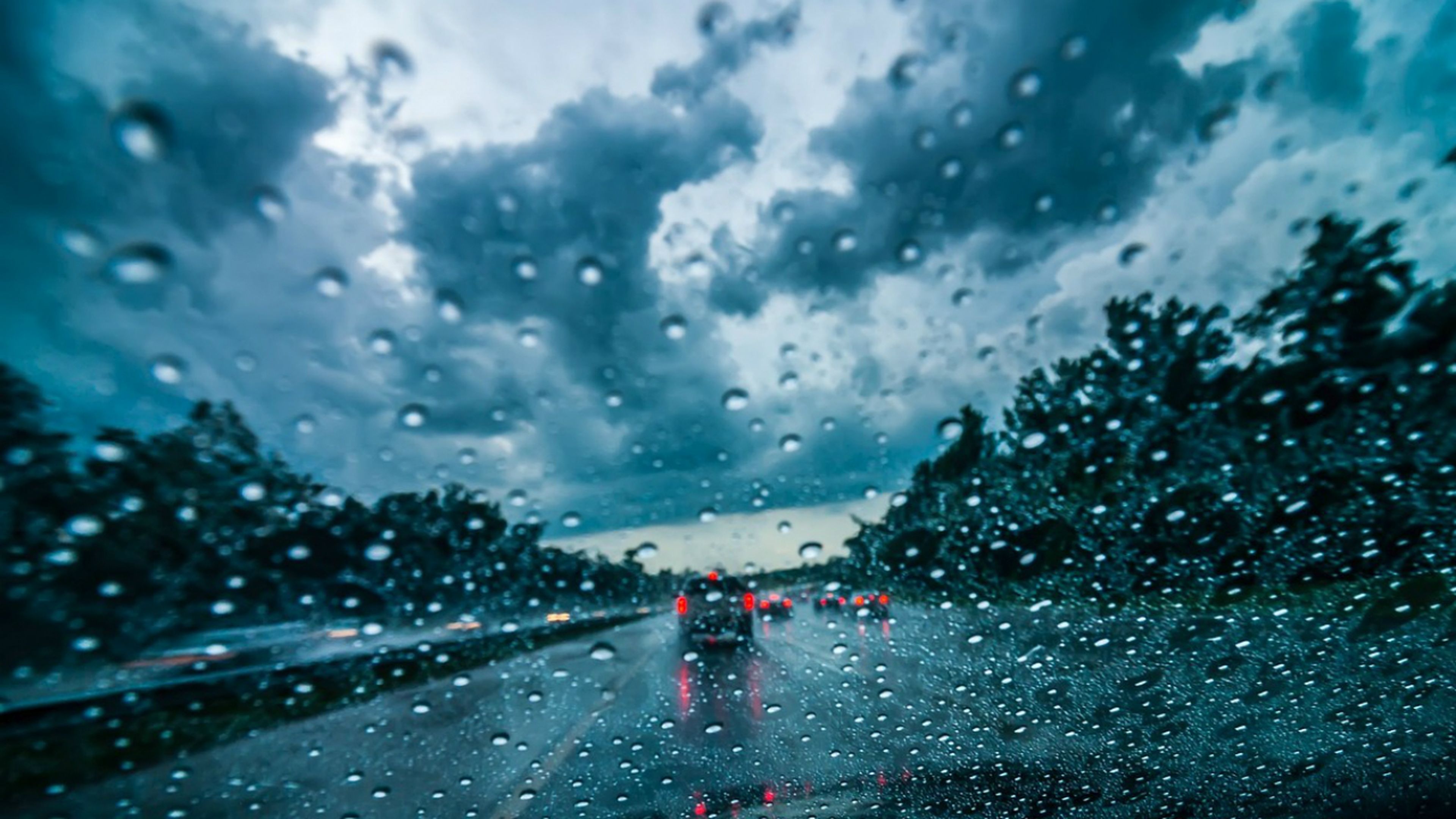 La Guardia Civil da los dos consejos clave para conducir con lluvia