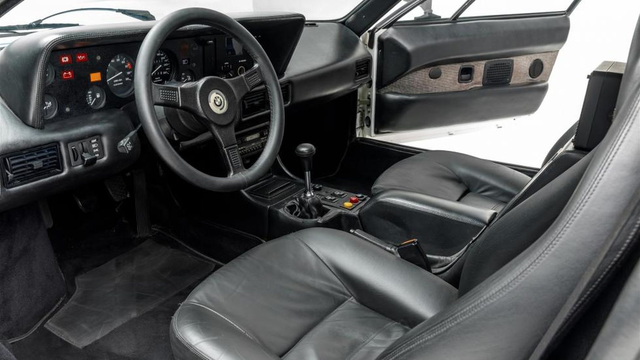 Interior del BMW M1 de Paul Walker
