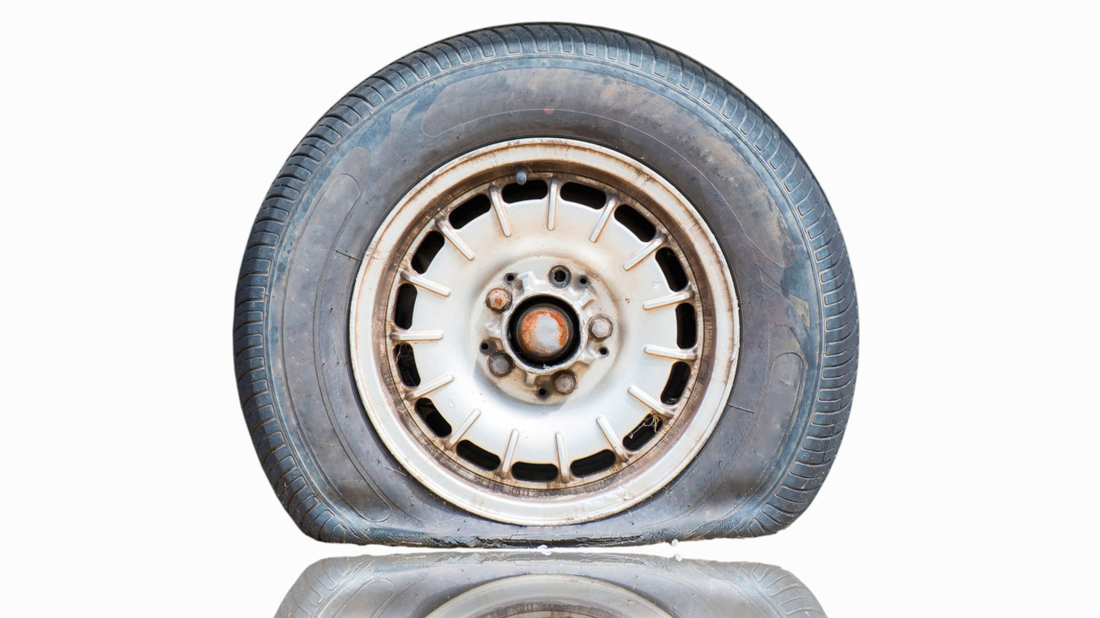 Neumáticos viejos y cristalizados
