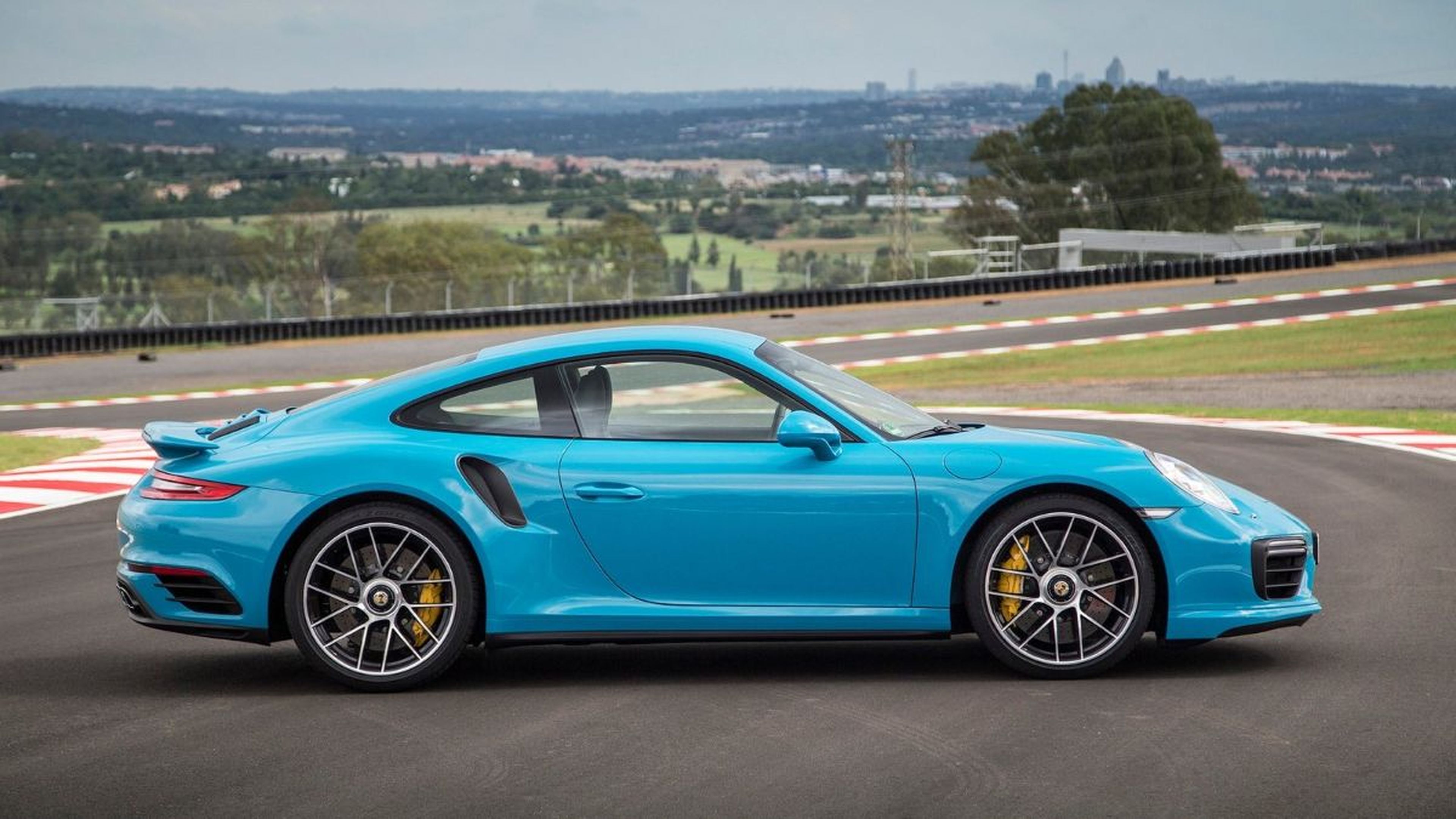 Porsche 911 Turbo Miami Blue