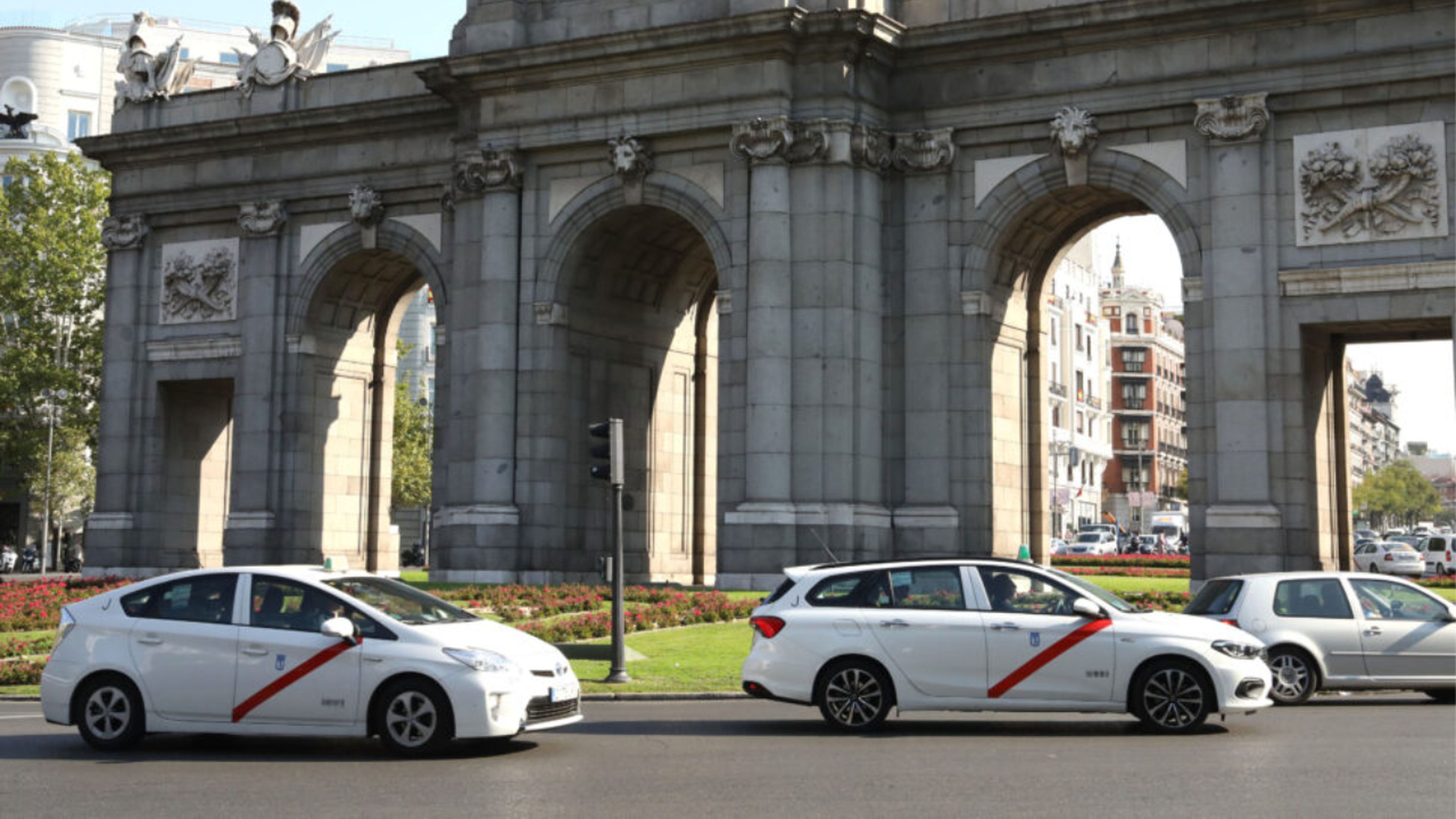 Los taxis de Madrid adoptan las mismas reglas de juego que los VTC
