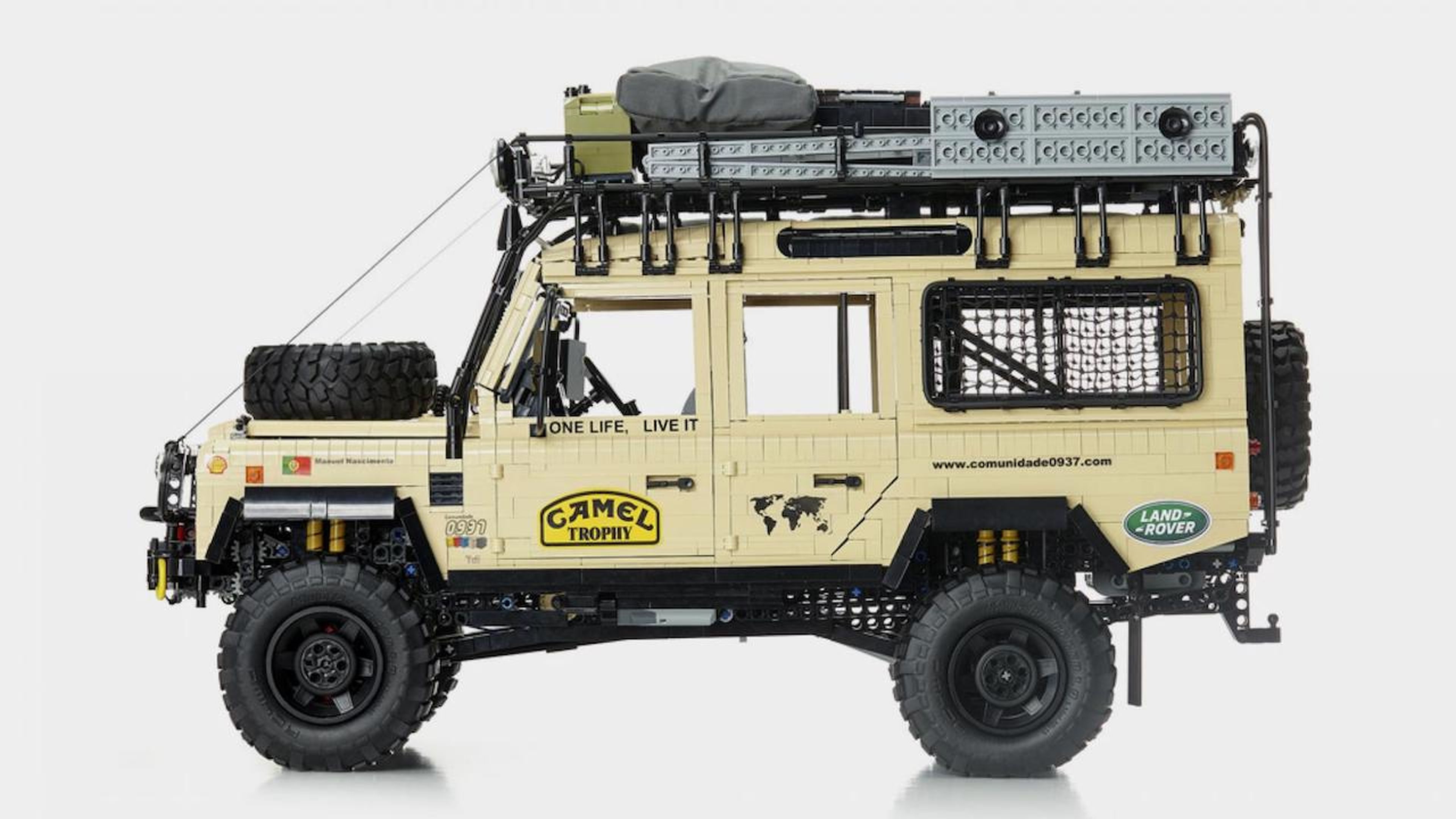 Land Rover Defender Camel Trophy Lego