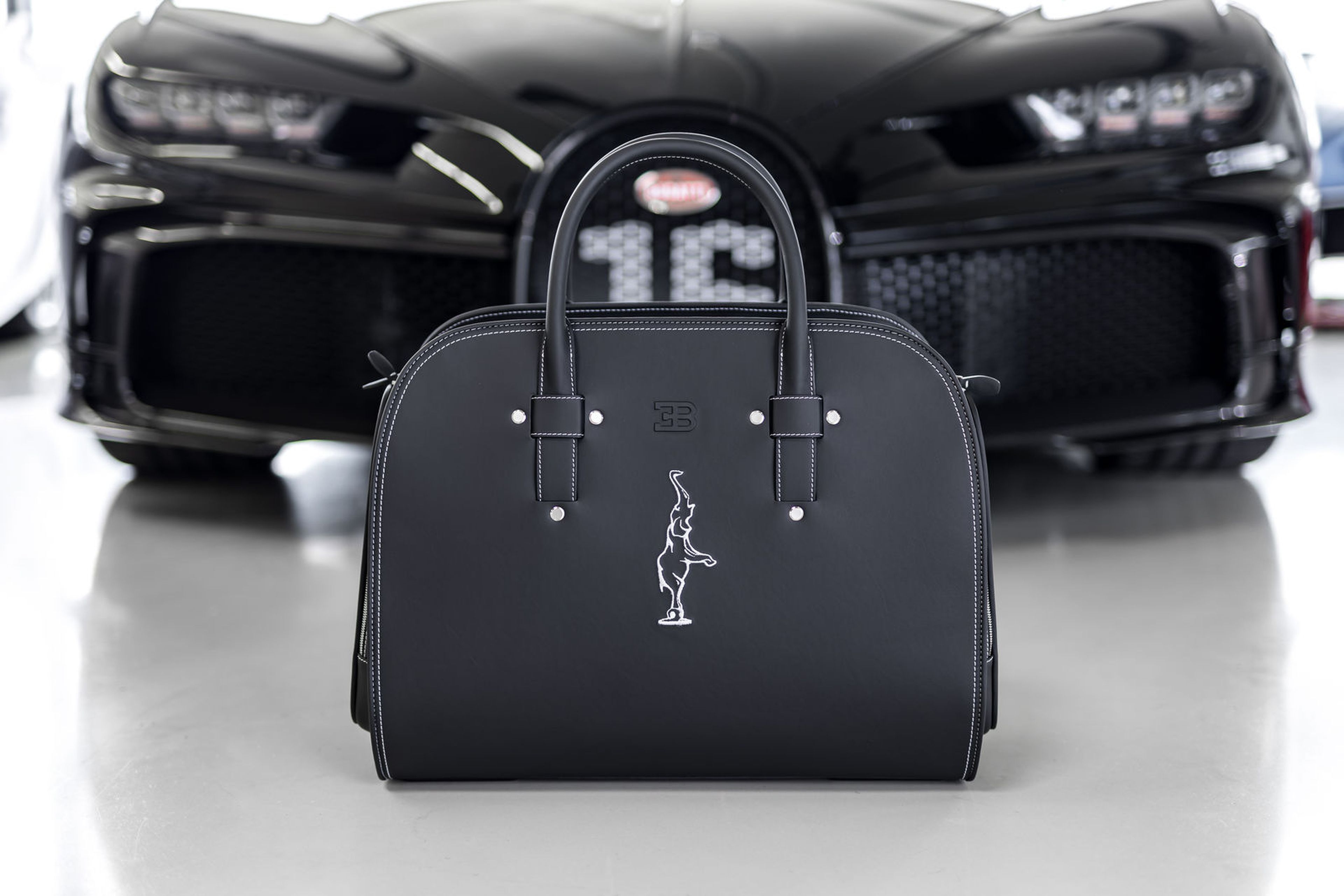 Bugatti Chiron equipaje