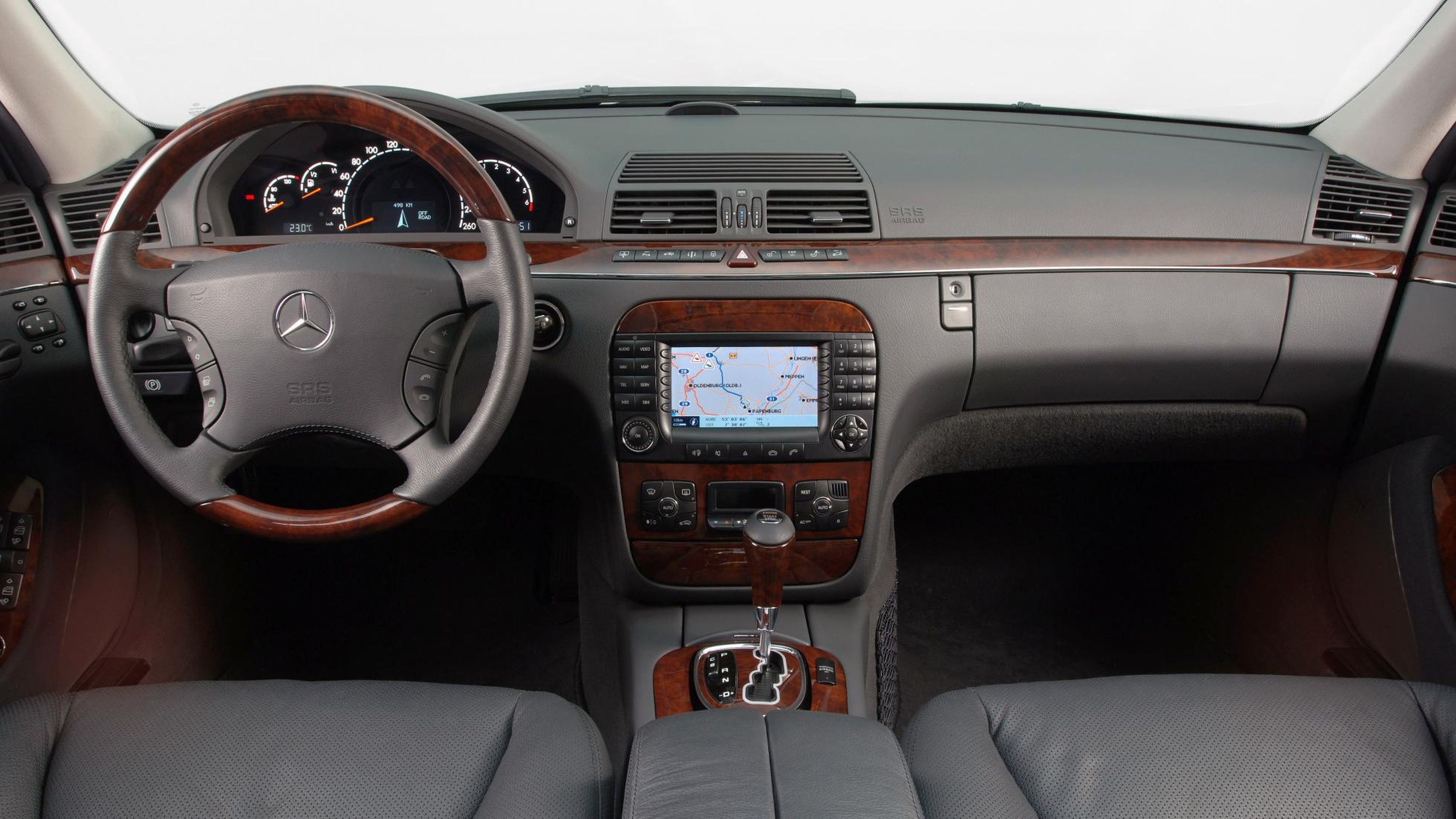 Mercedes-Benz S500 W220 interior