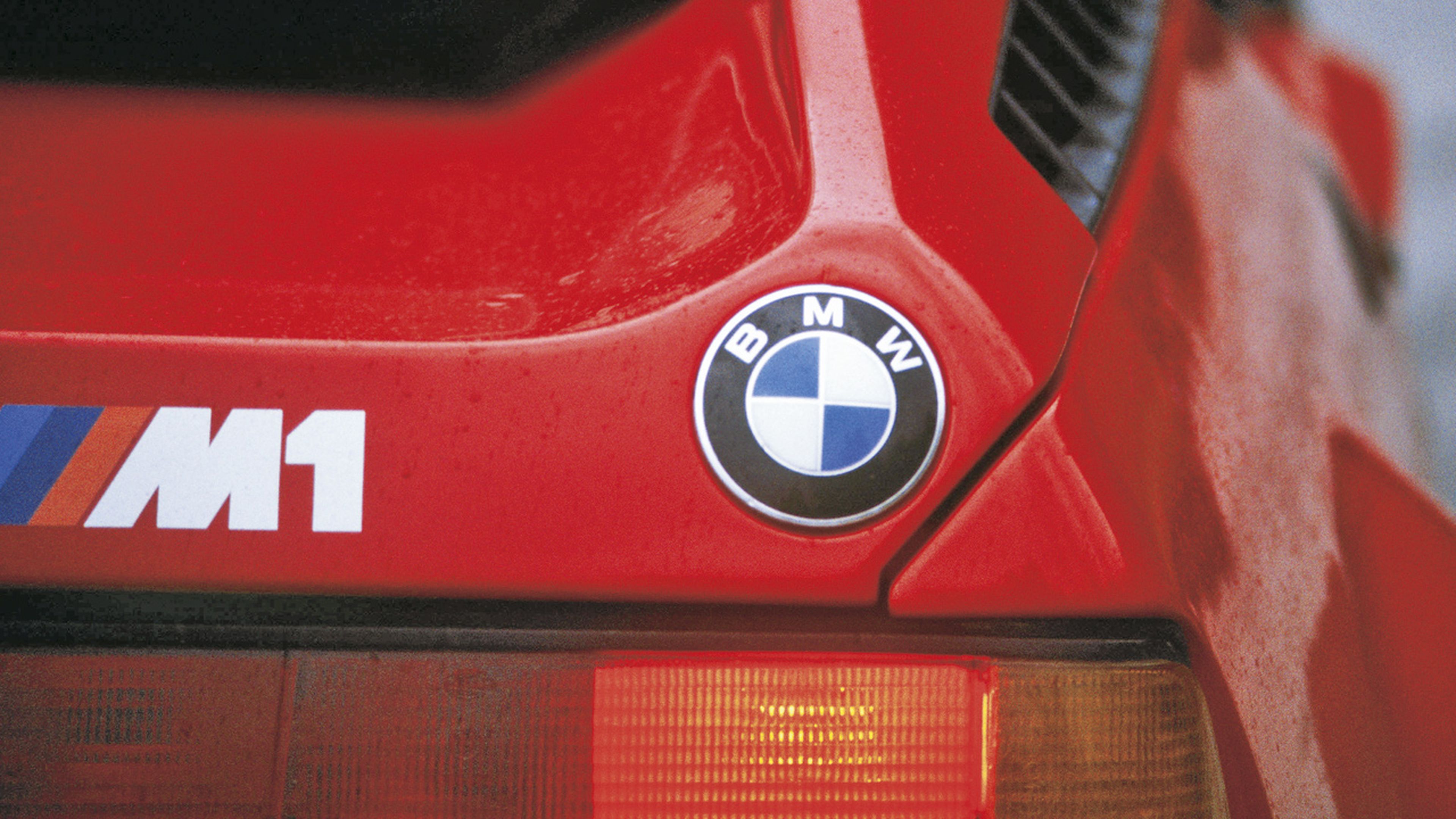 Detalle logo BMW M1